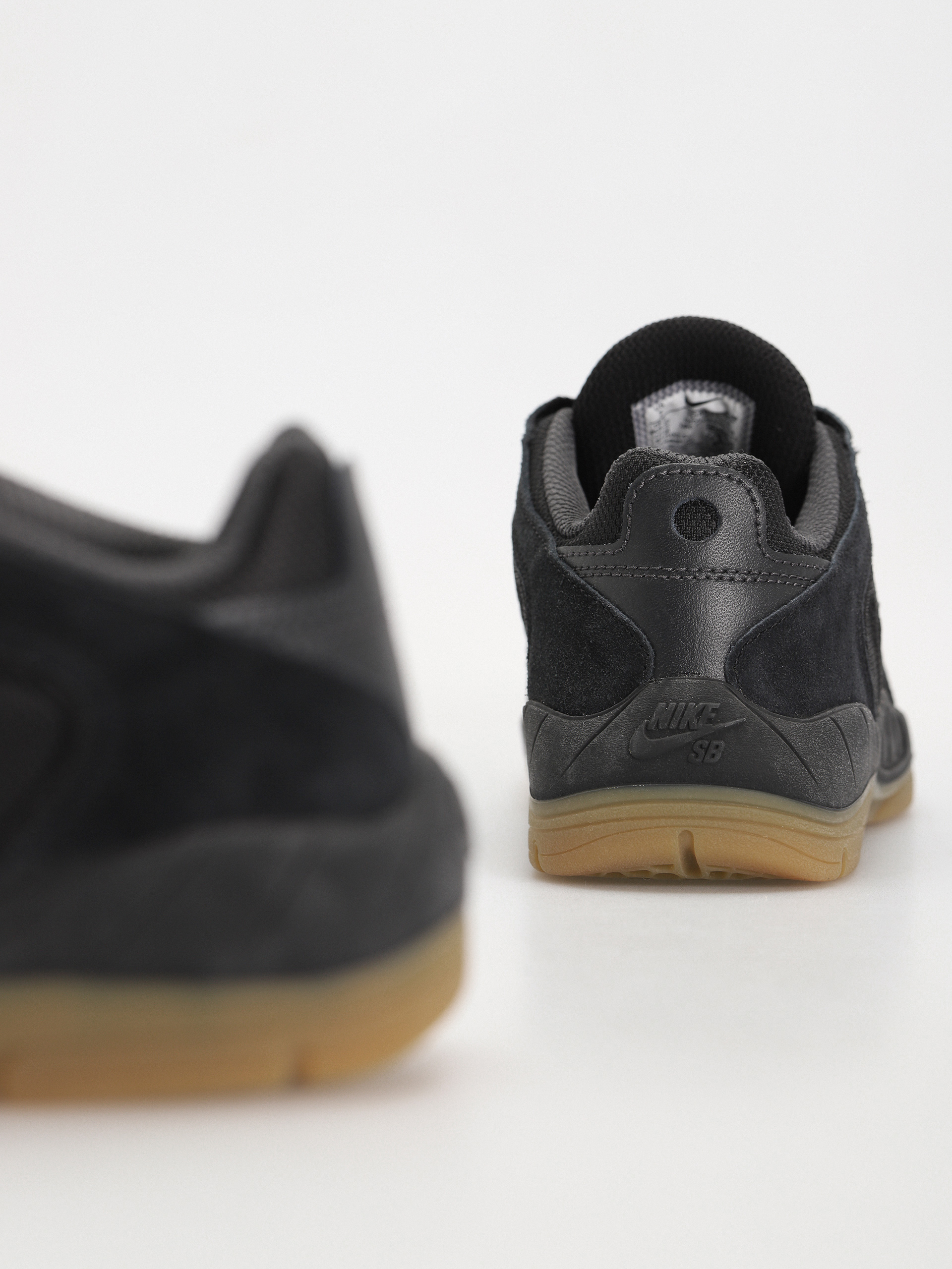 Boty Nike SB Vertebrae (black/summit white anthracite black)