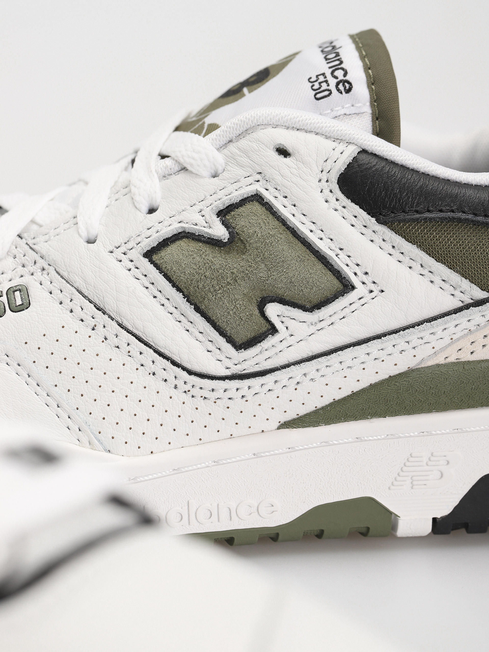 Boty New Balance 550 (white dark olivine)