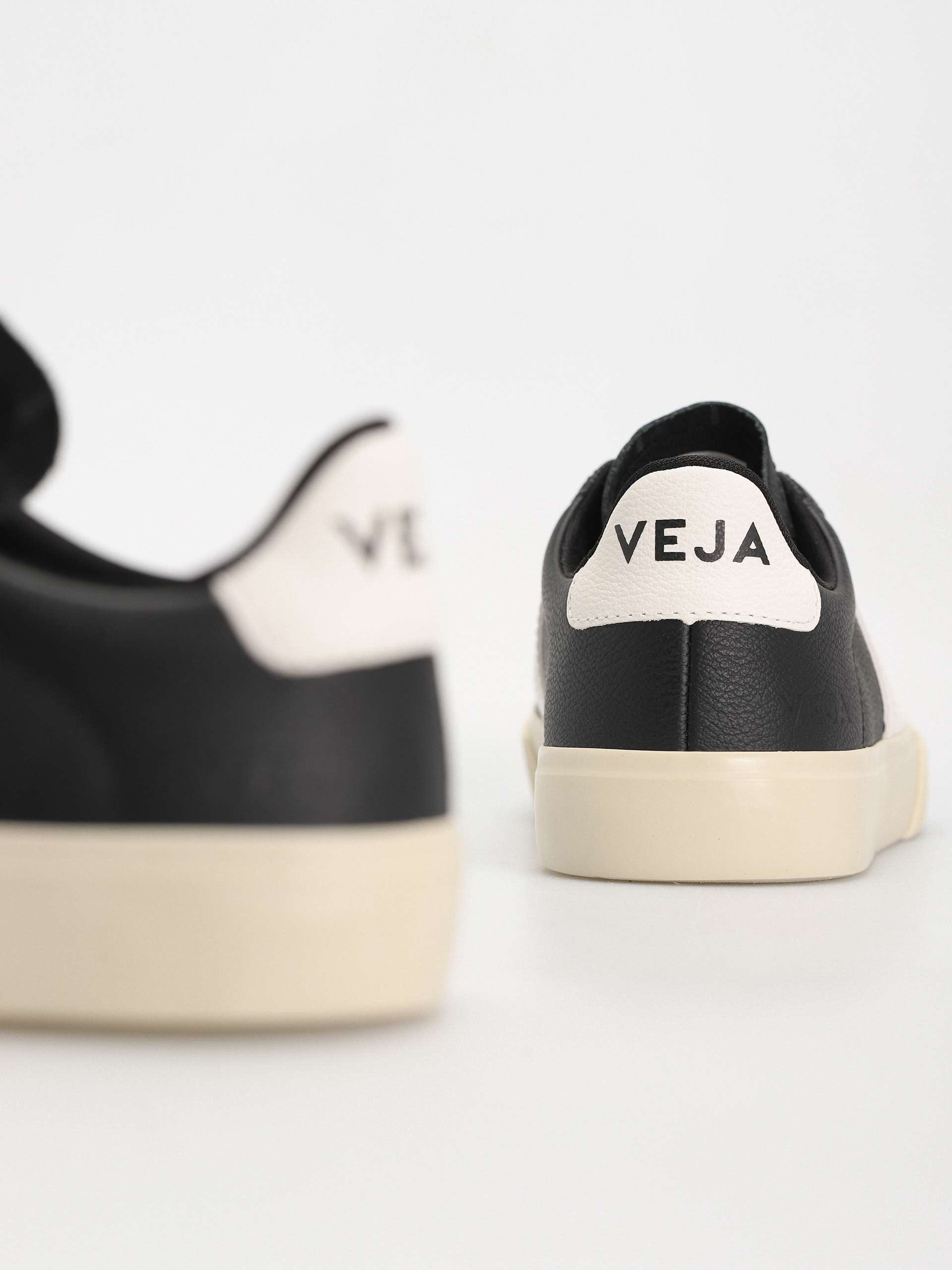 Boty Veja Campo Wmn (black white)