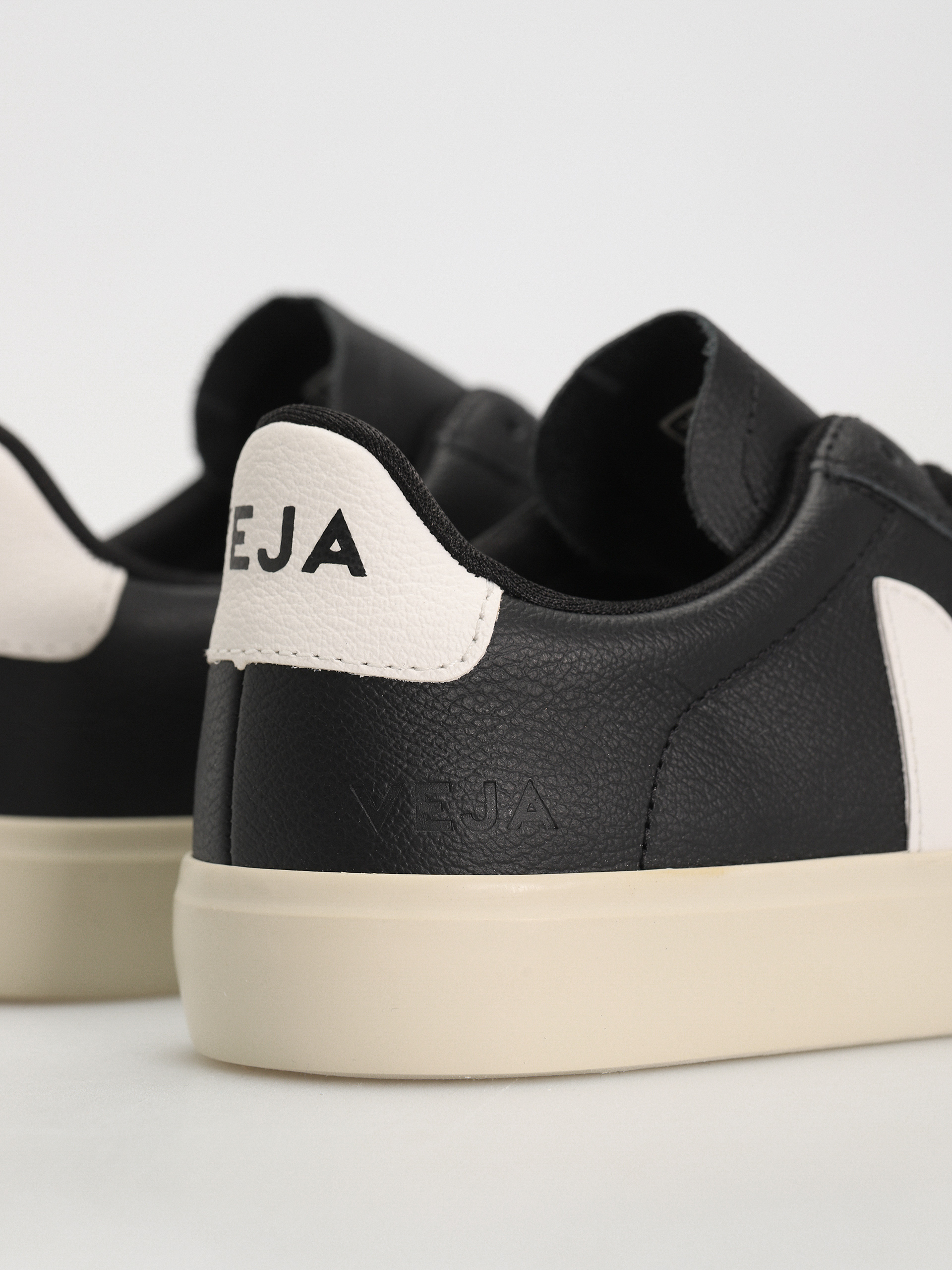 Boty Veja Campo Wmn (black white)