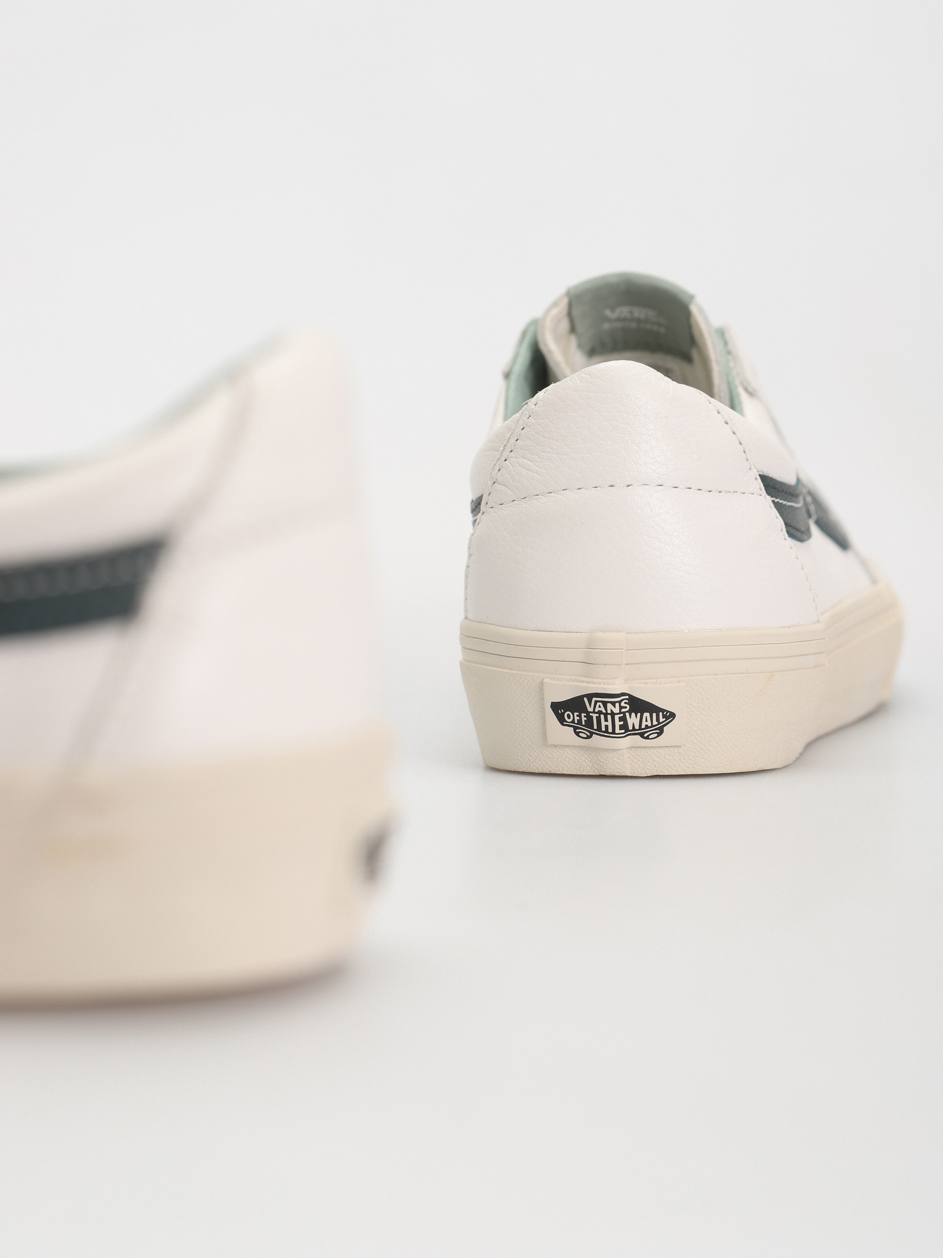 Boty Vans Sk8 Low (premium leather green gables)