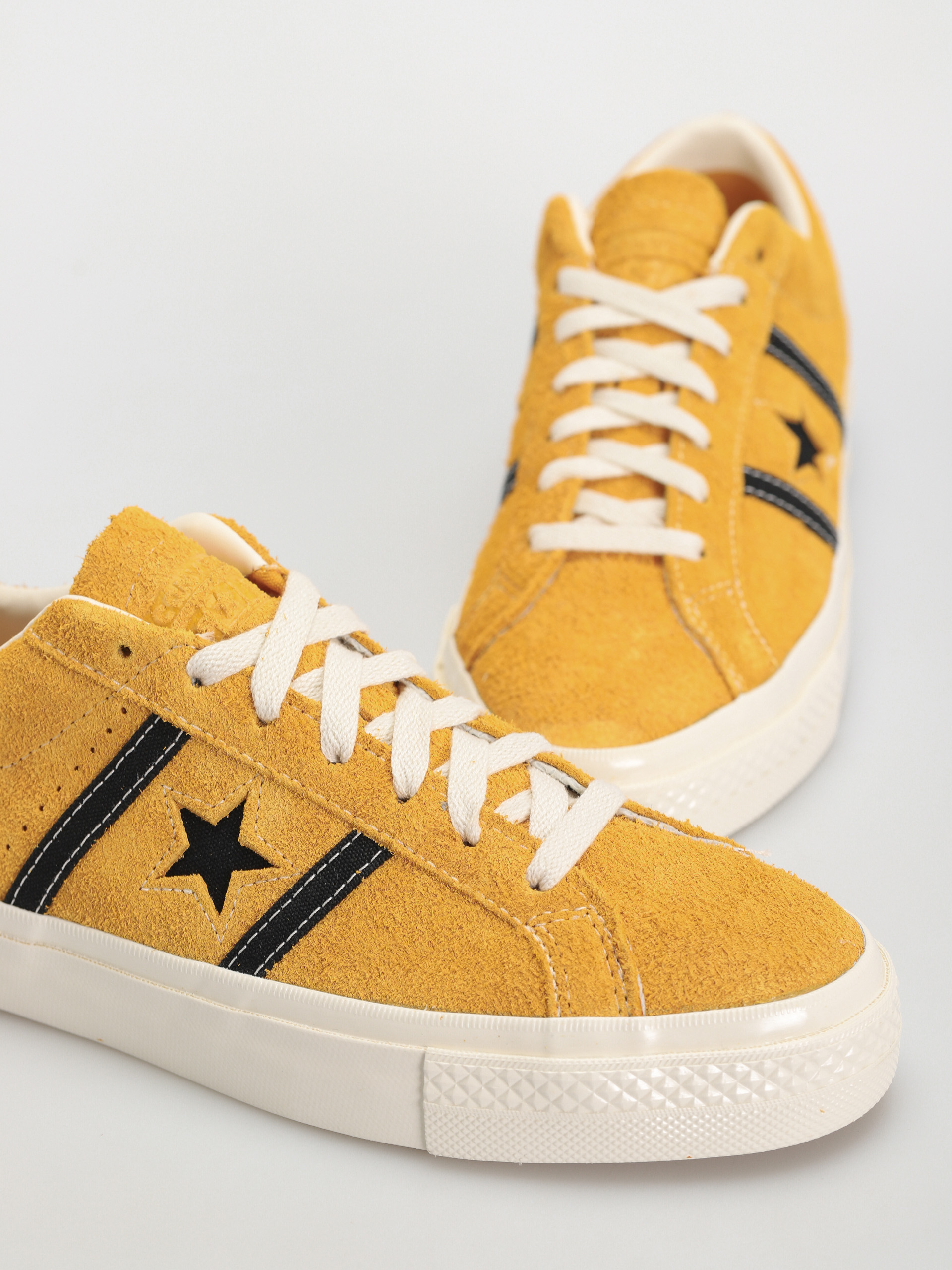Boty Converse One Star Academy Pro (light yellow)