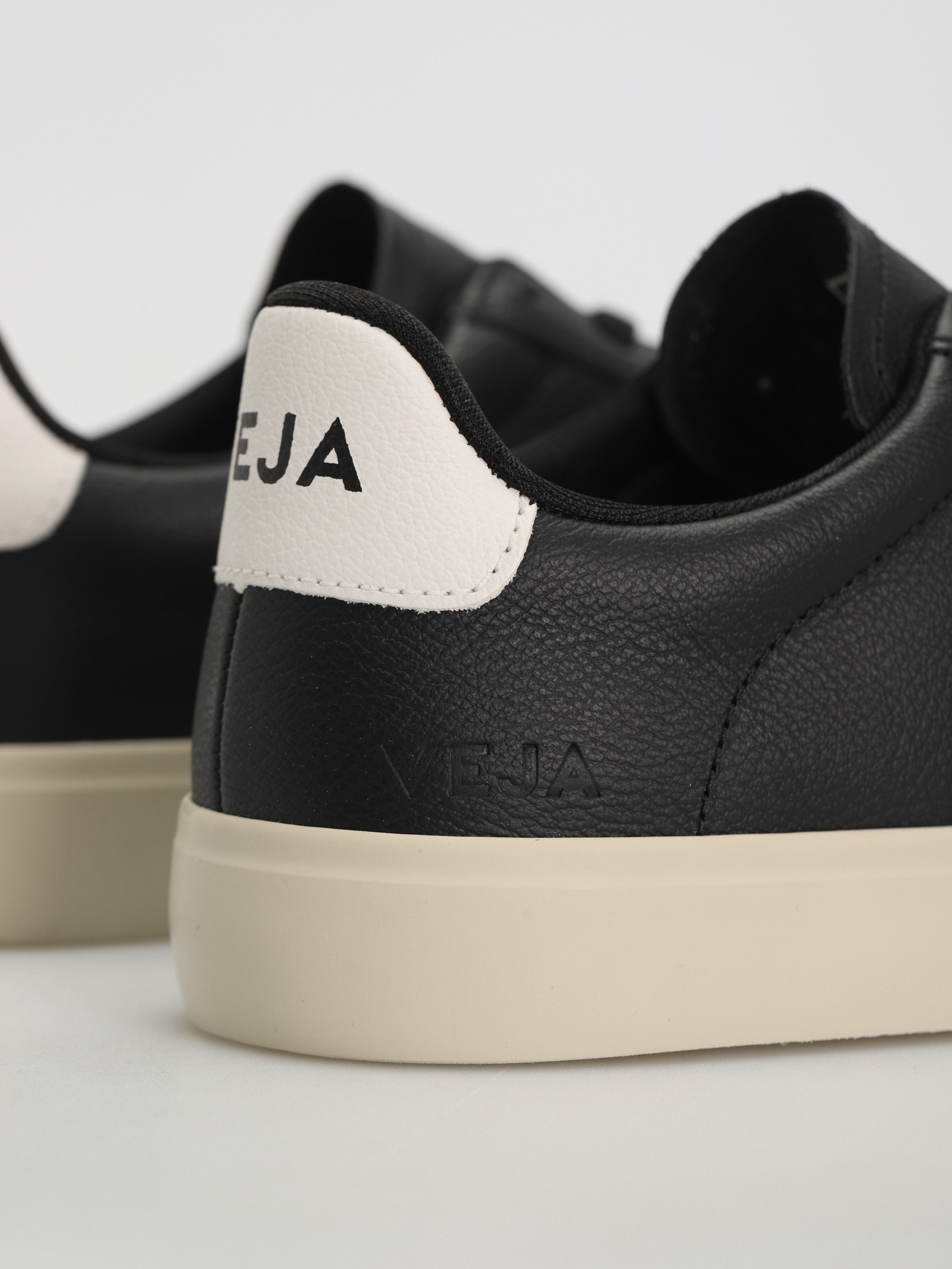 Boty Veja Campo (black white)