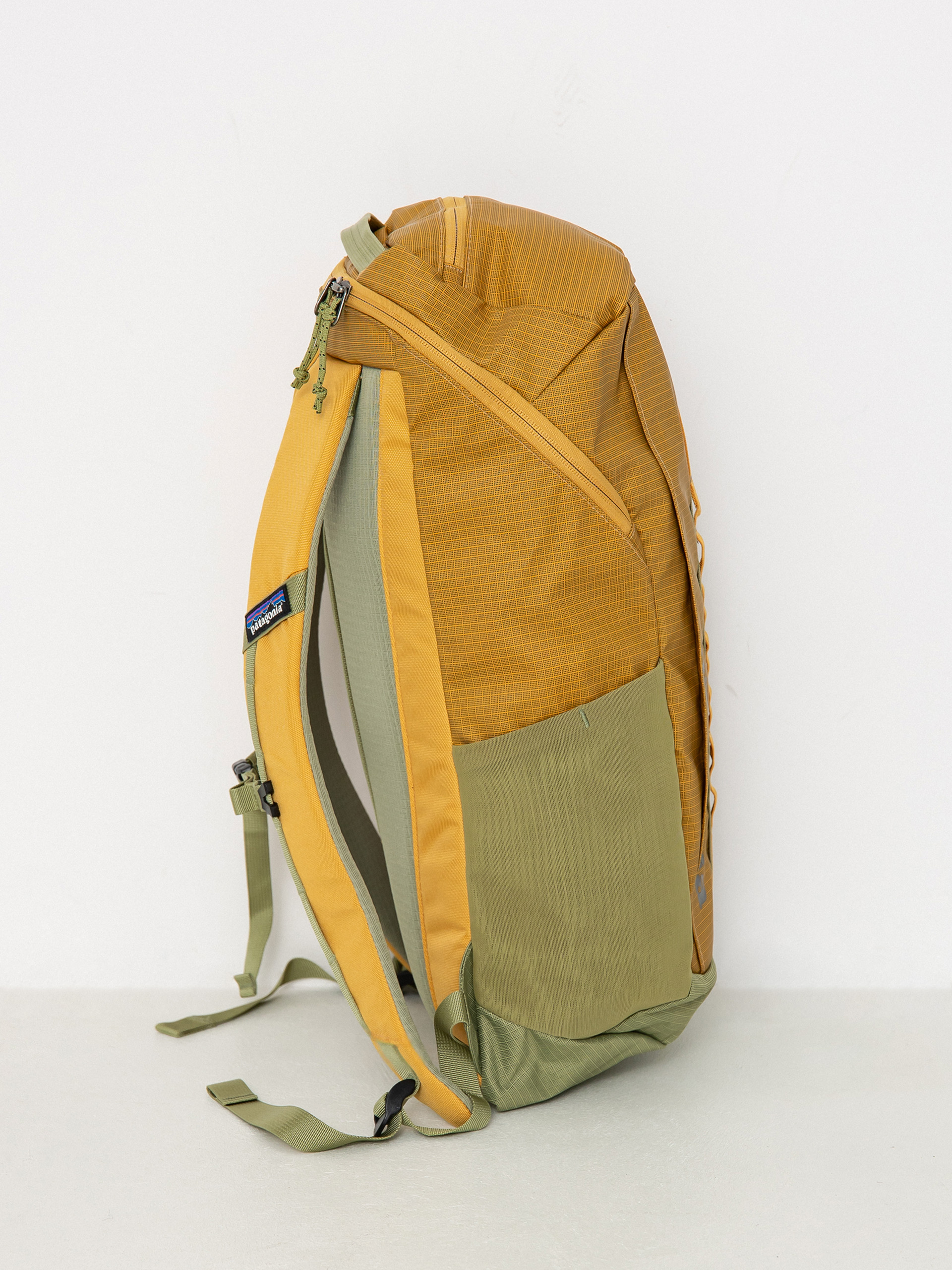 Batoh Patagonia Black Hole Pack 25L (pufferfish gold)