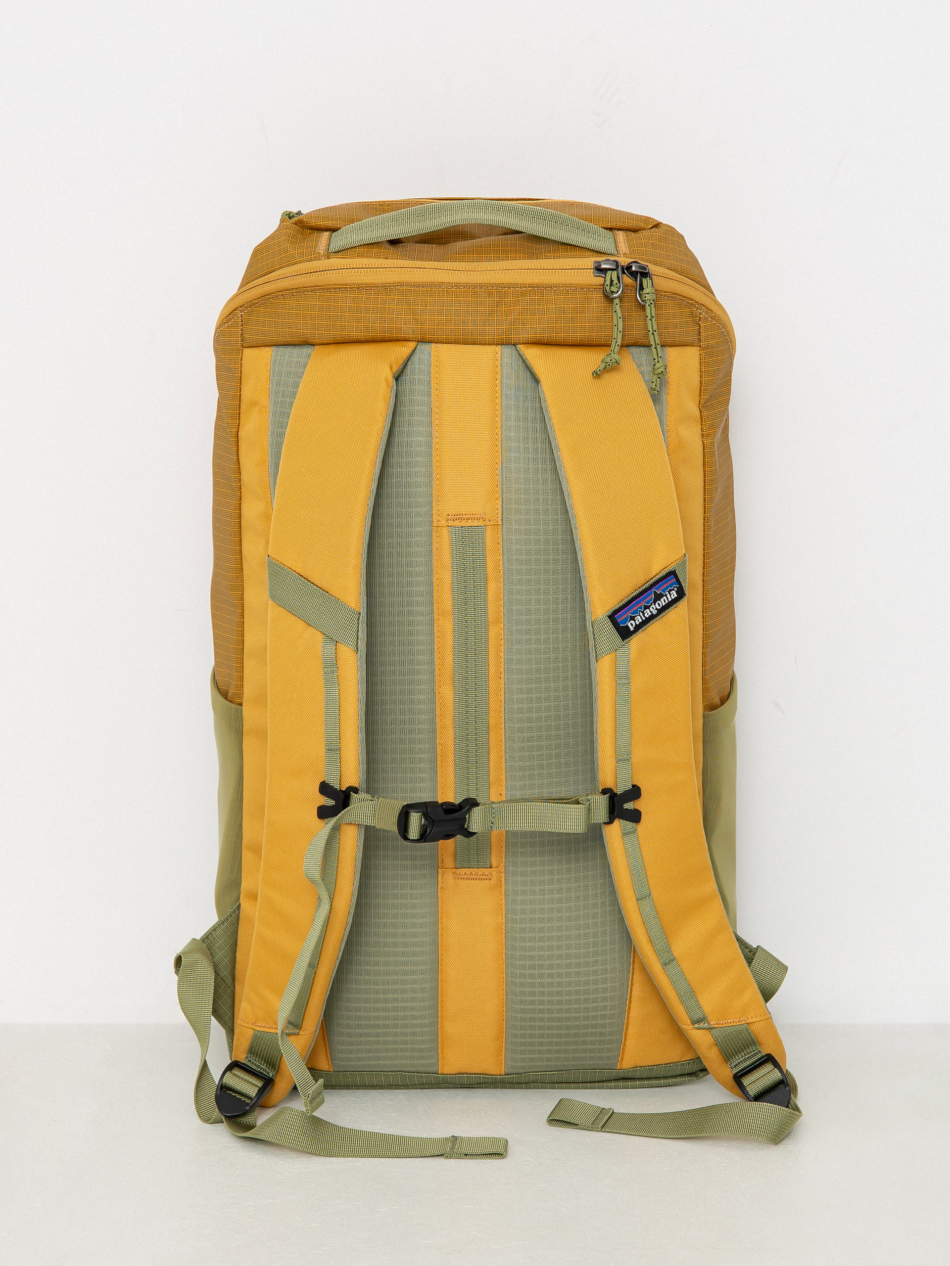Batoh Patagonia Black Hole Pack 25L (pufferfish gold)