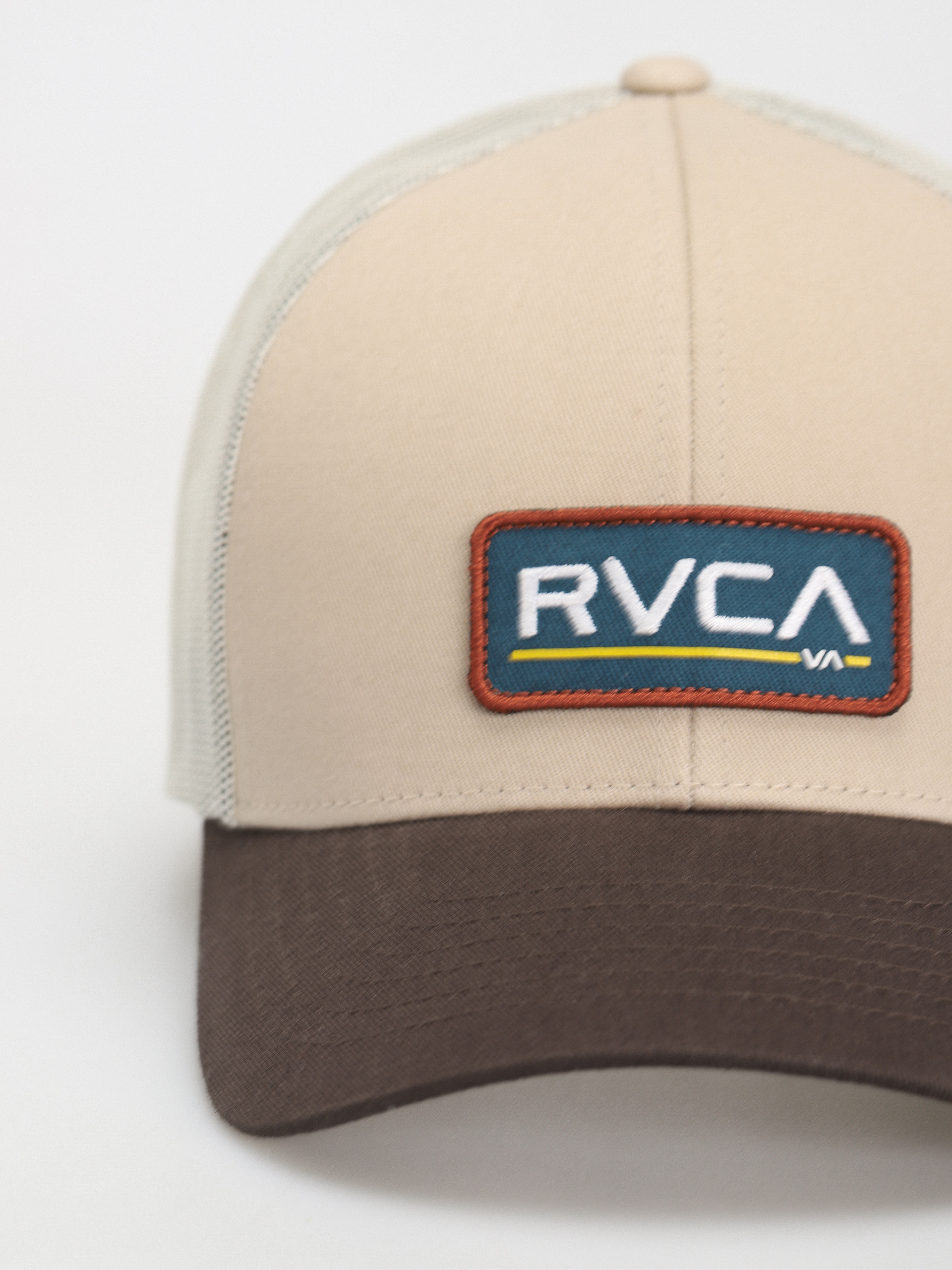 Kšiltovka  RVCA Ticket Trucker III (dark khaki)