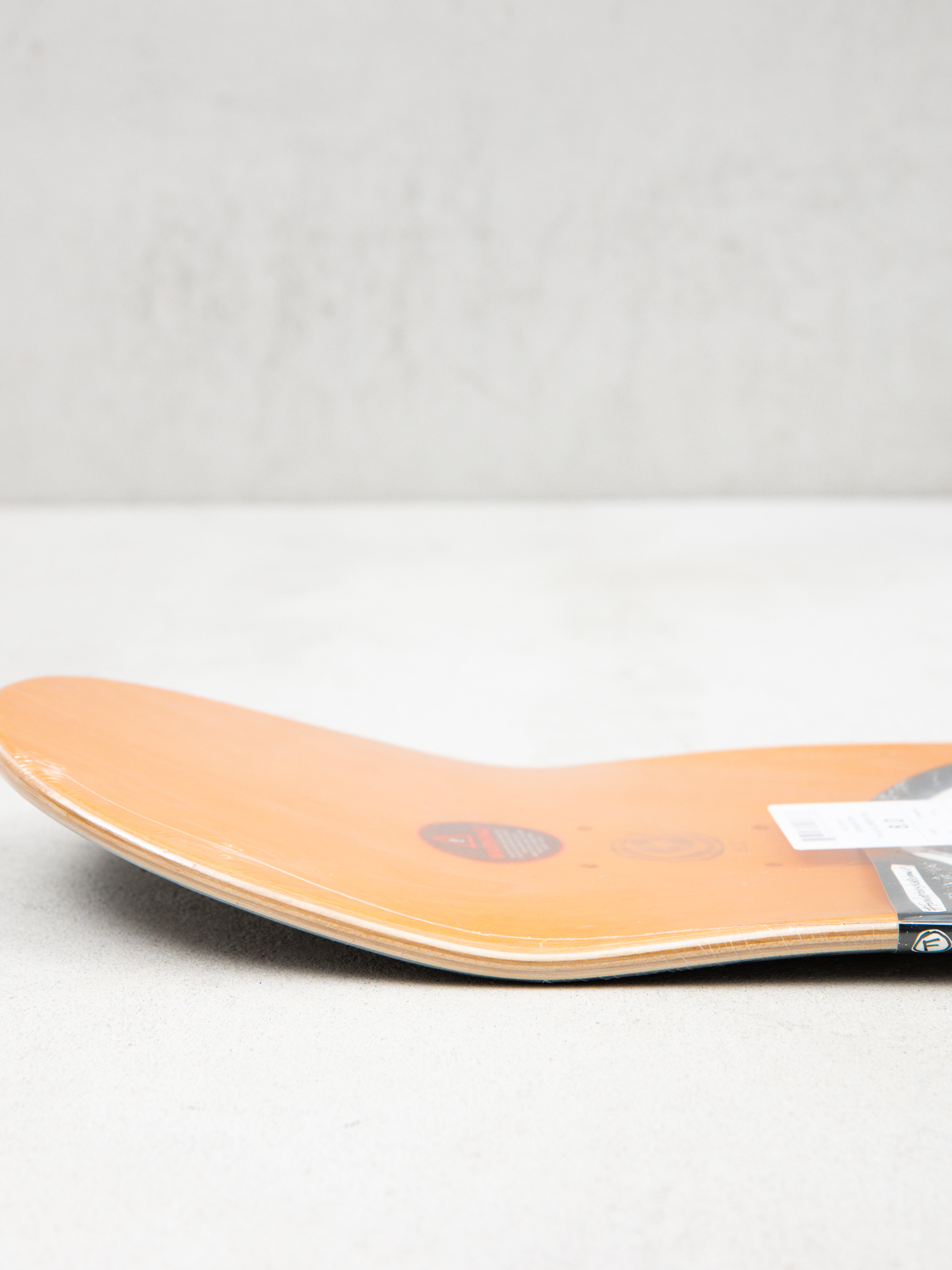 Deska Foundation Flower Doll (black)