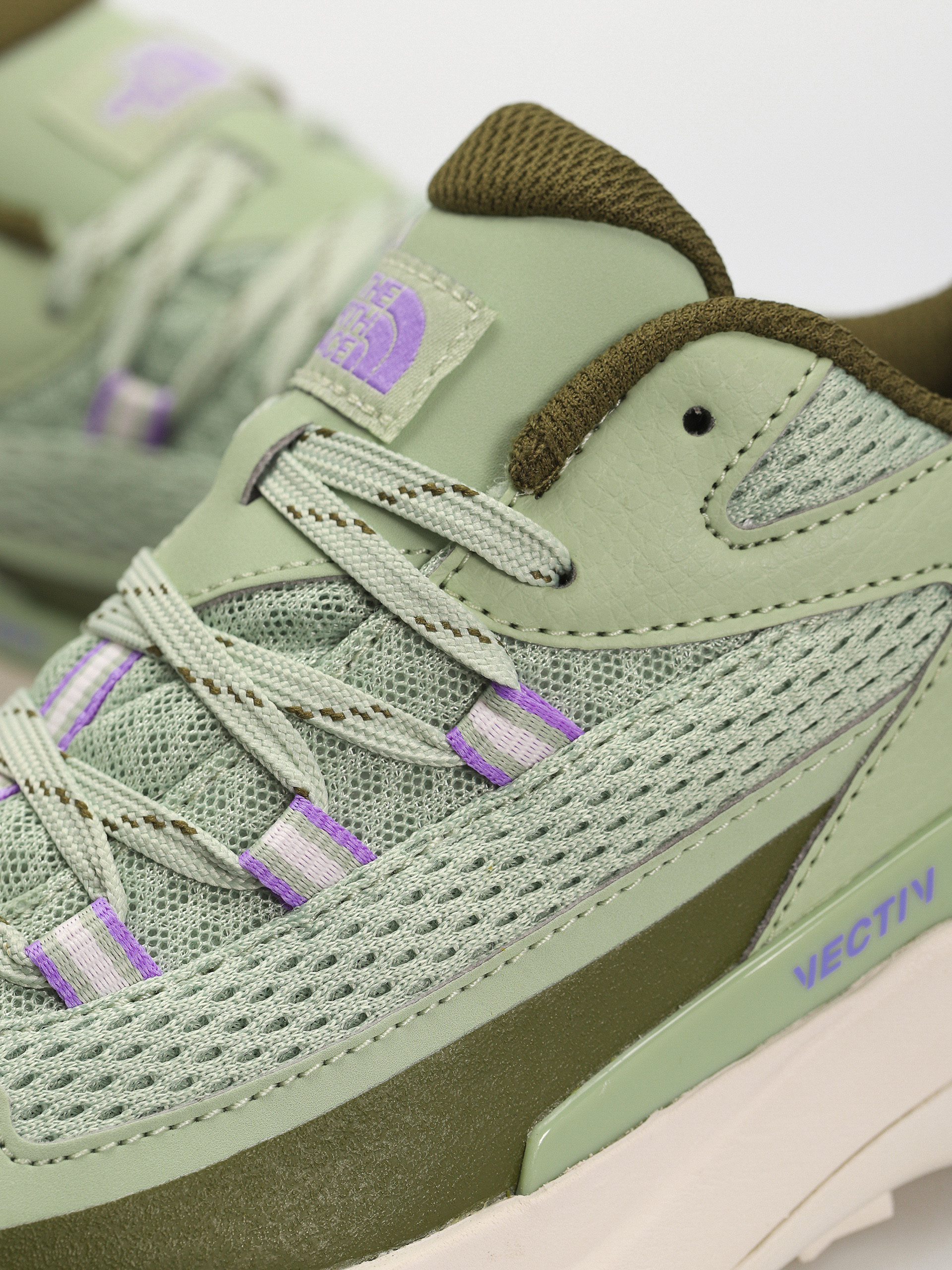 Boty The North Face Vectiv Taraval Wmn (misty sage/forest olive)