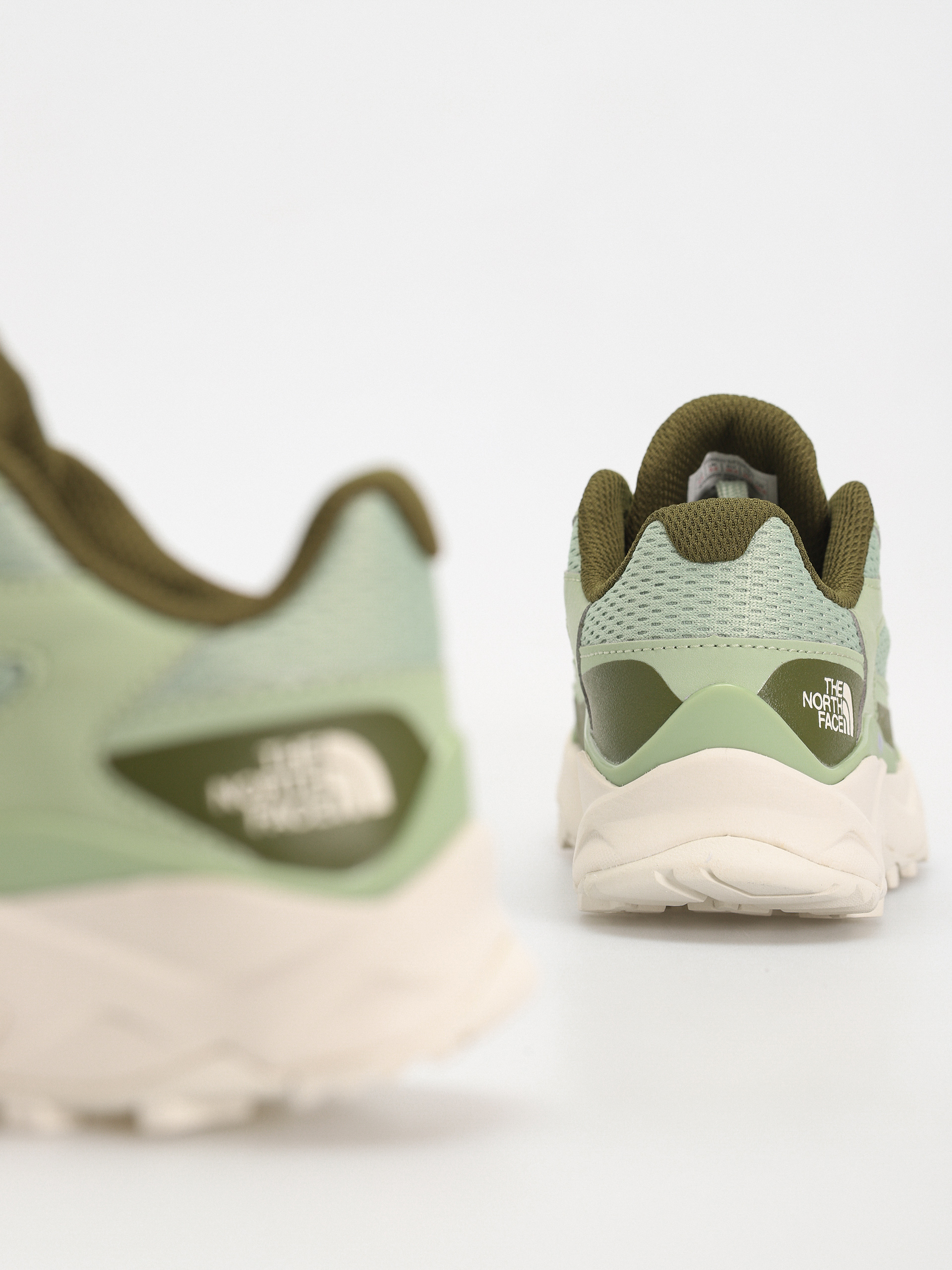 Boty The North Face Vectiv Taraval Wmn (misty sage/forest olive)