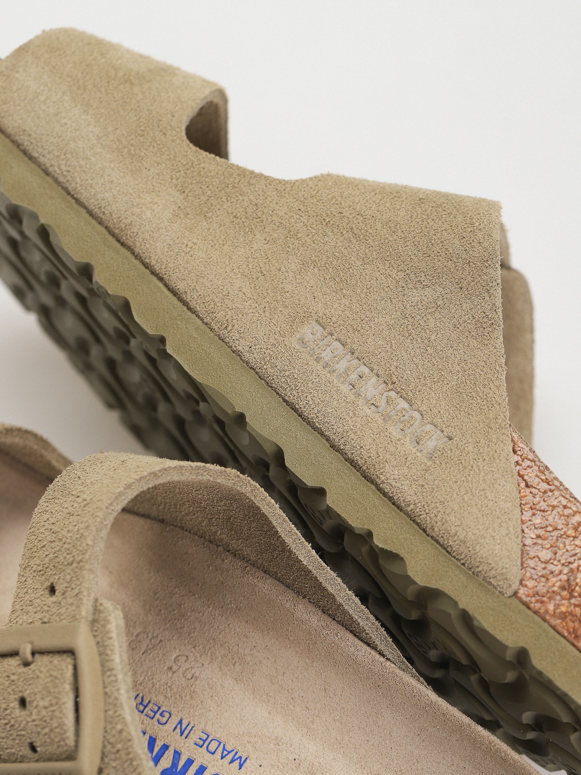 Plážovky Birkenstock Arizona Suede Leather Narrow Wmn (faded khaki)