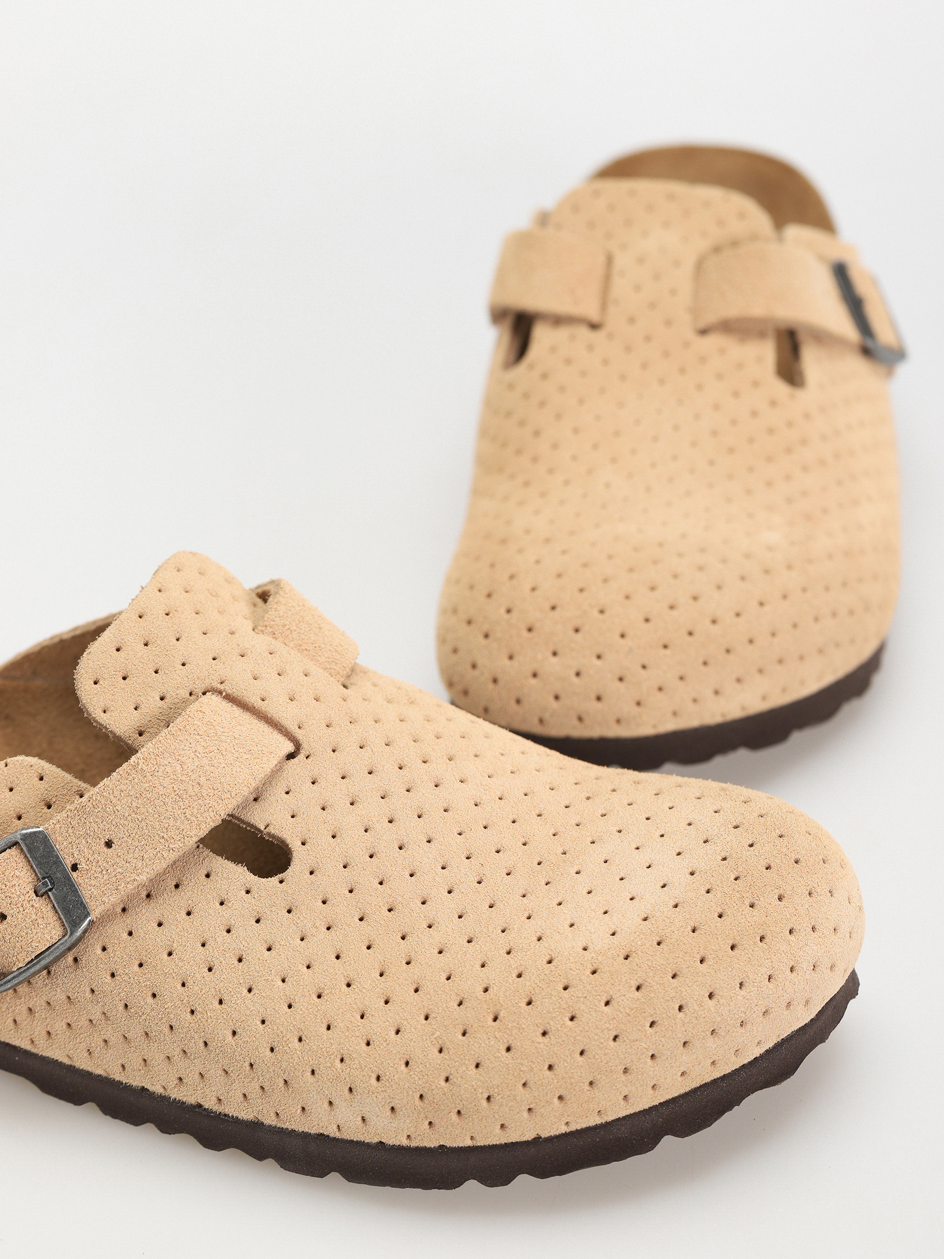 Plážovky Birkenstock Boston Suede Embossed Narrow Wmn (emboss dots new beige)