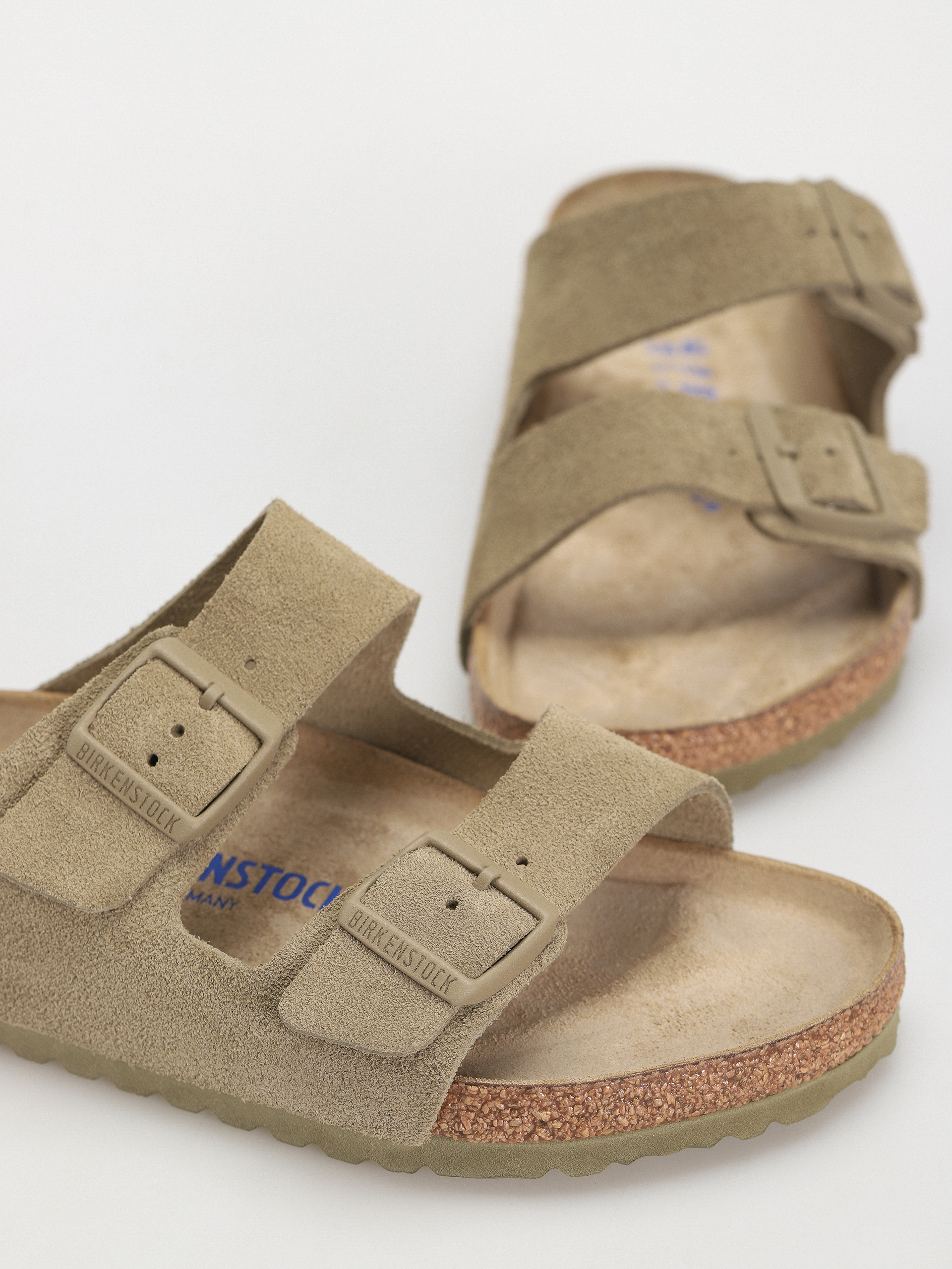 Plážovky Birkenstock Arizona Suede Leather Regular (faded khaki)