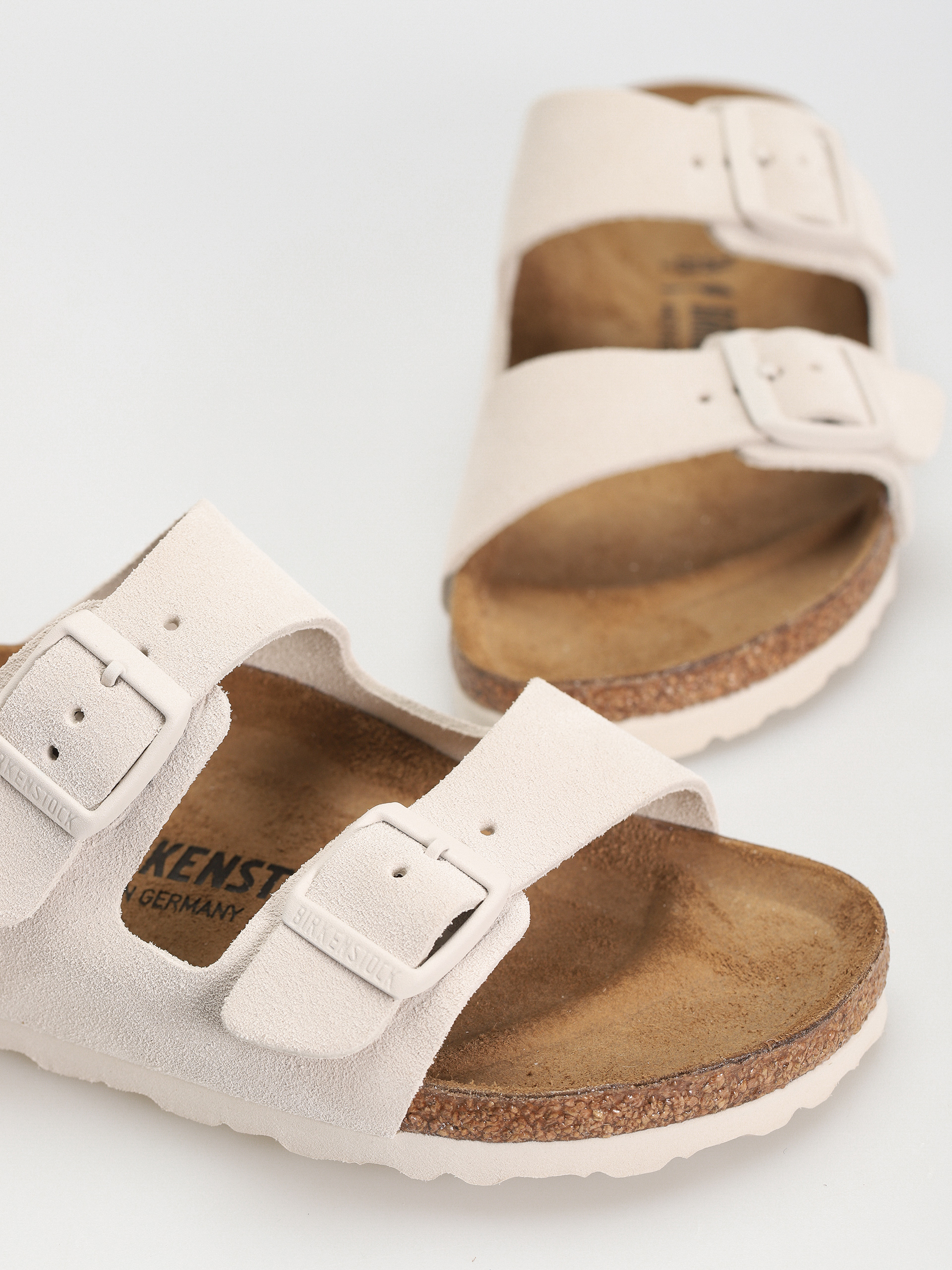 Plážovky Birkenstock Arizona Suede Leather Narrow Wmn (antique white)