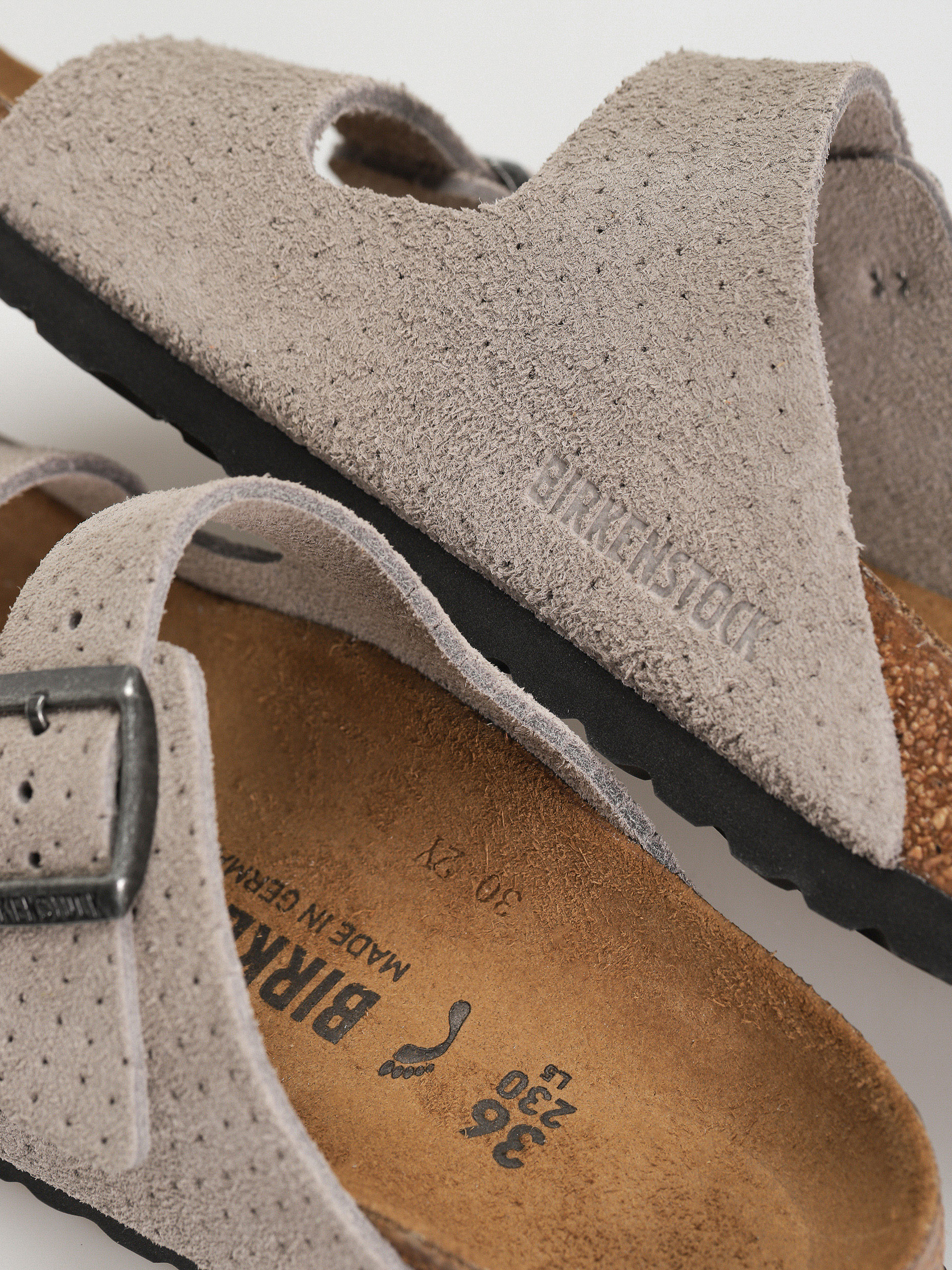 Plážovky Birkenstock Arizona Suede Embossed Narrow Wmn (emboss dots stone coin)