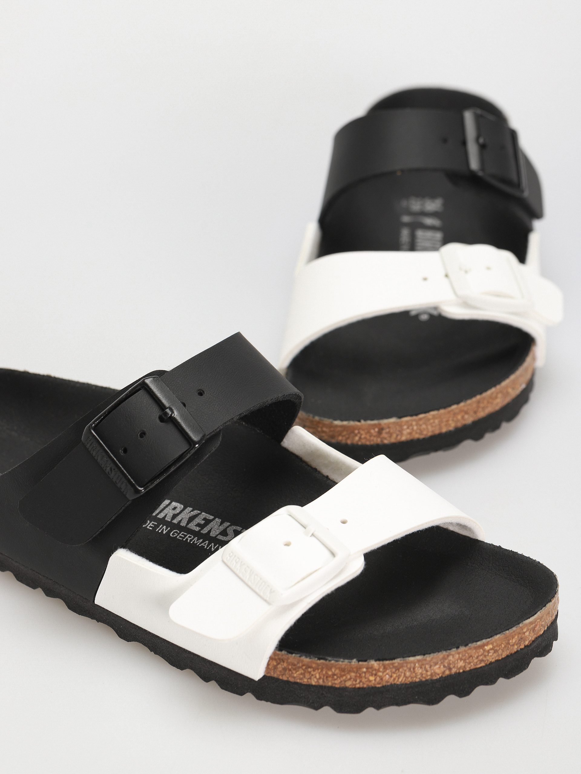 Plážovky Birkenstock Arizona Birko Flor Narrow Wmn (black/white)