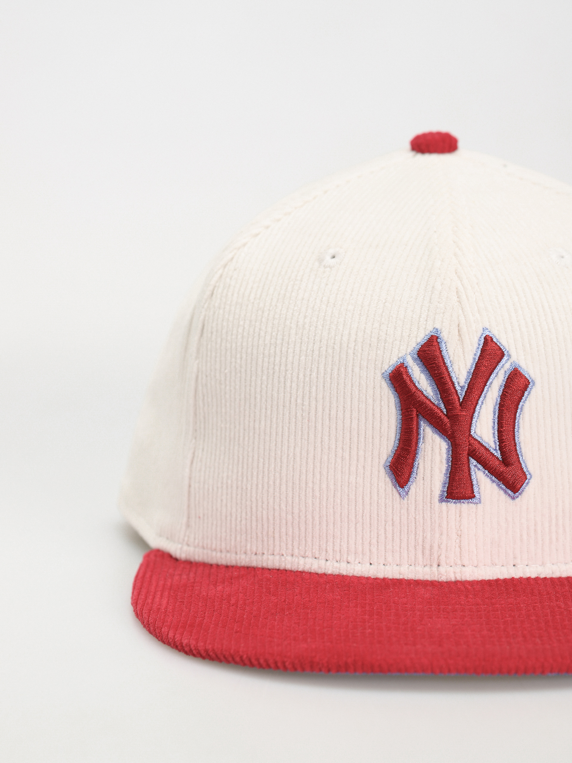 Kšiltovka  New Era Cord 59Fifty New York Yankees (off white/red)