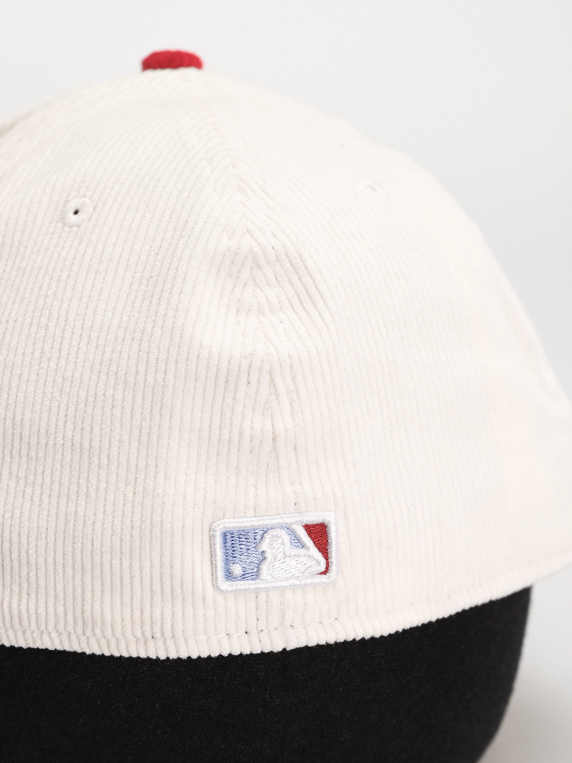 Kšiltovka  New Era Cord 59Fifty New York Yankees (off white/red)