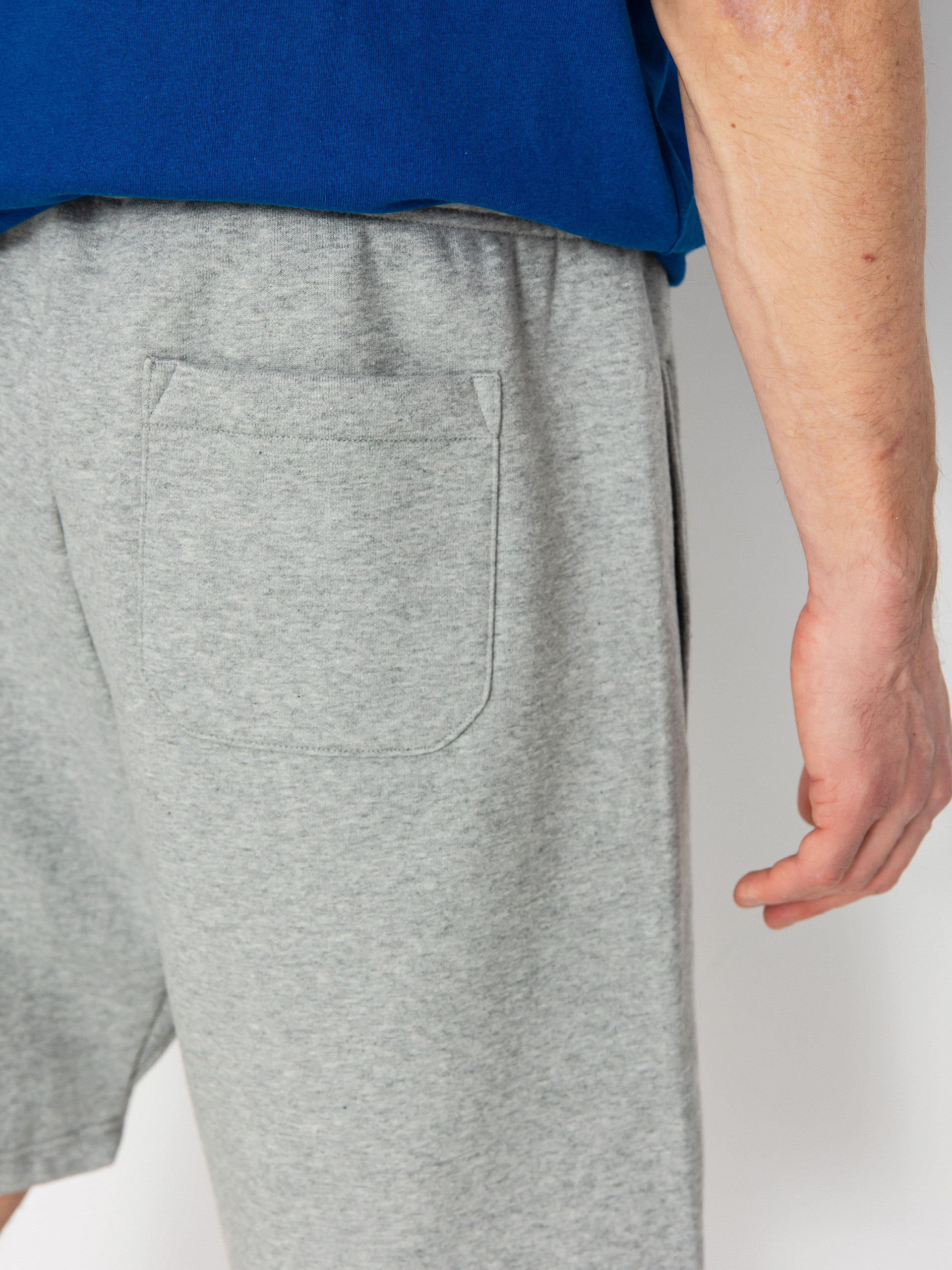 Kraťasy Carhartt WIP Chase (grey heather/gold)