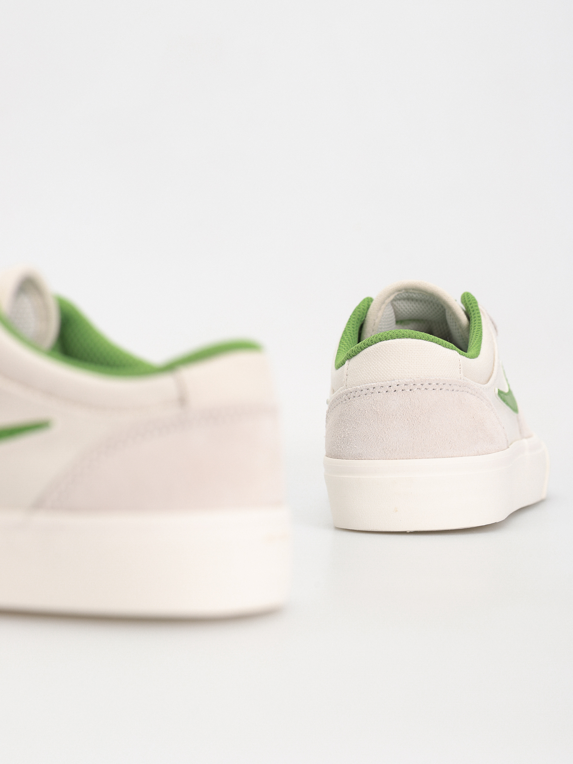 Boty Nike SB Chron 2 (phantom/chlorophyll summit white sail)