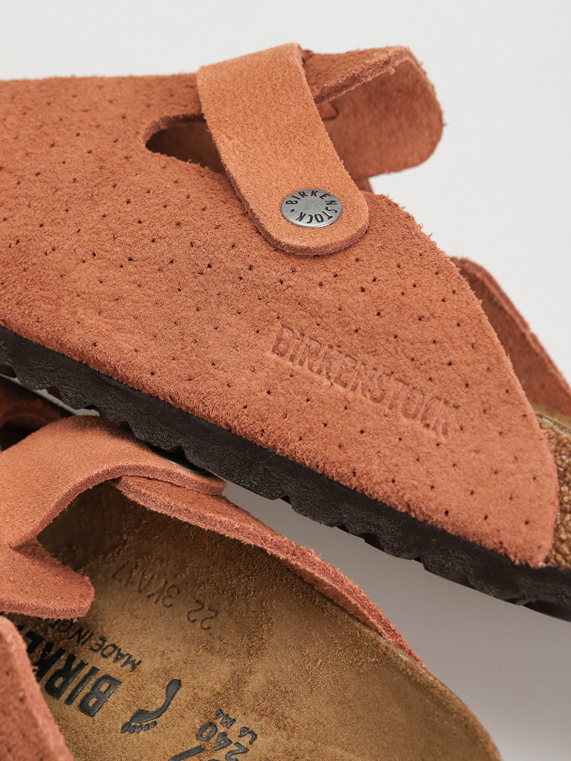 Plážovky Birkenstock Boston Suede Embossed Narrow Wmn (emboss dots burnt orange)