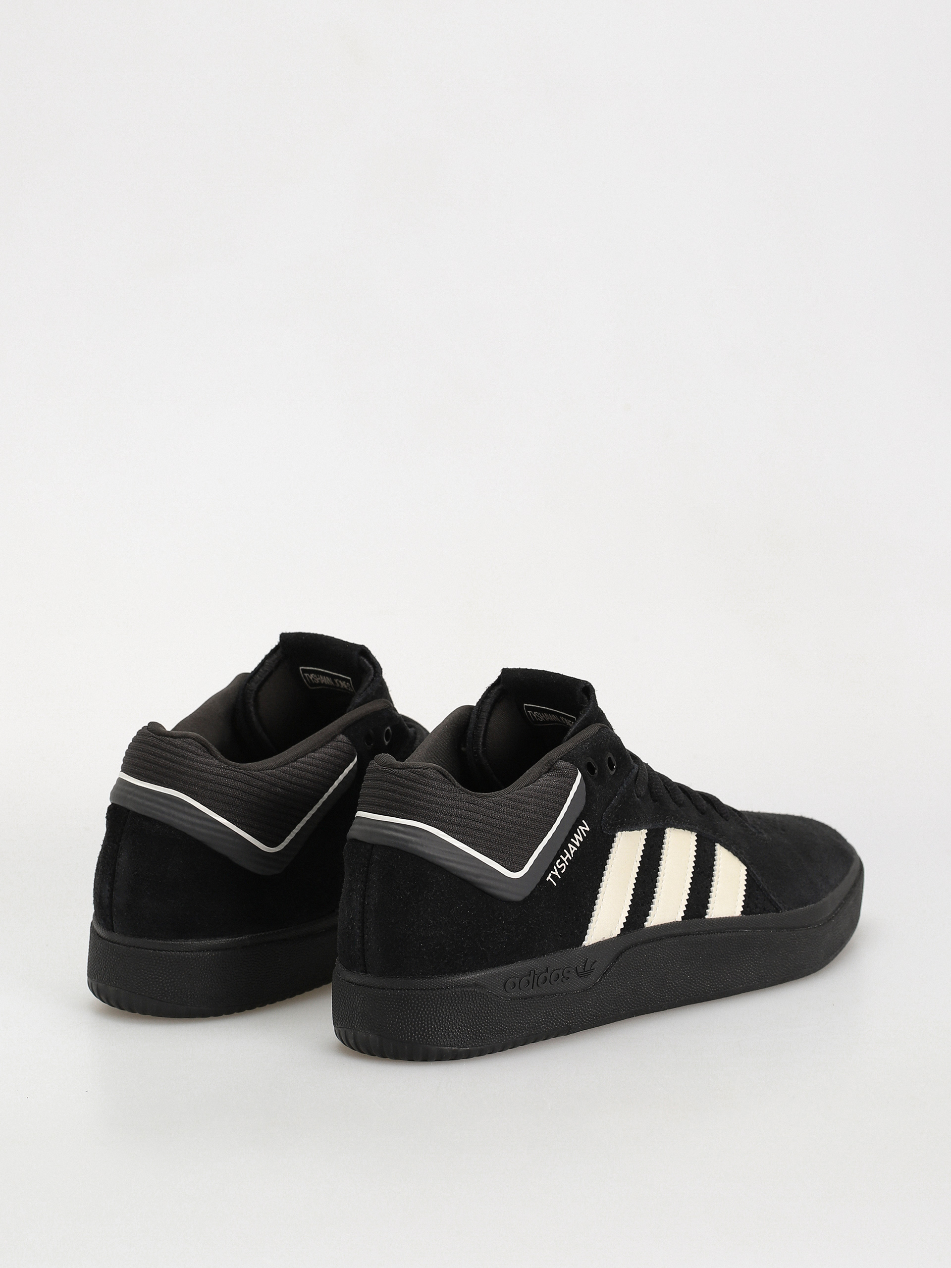 Boty adidas Tyshawn (cblack/zeromt/spark)