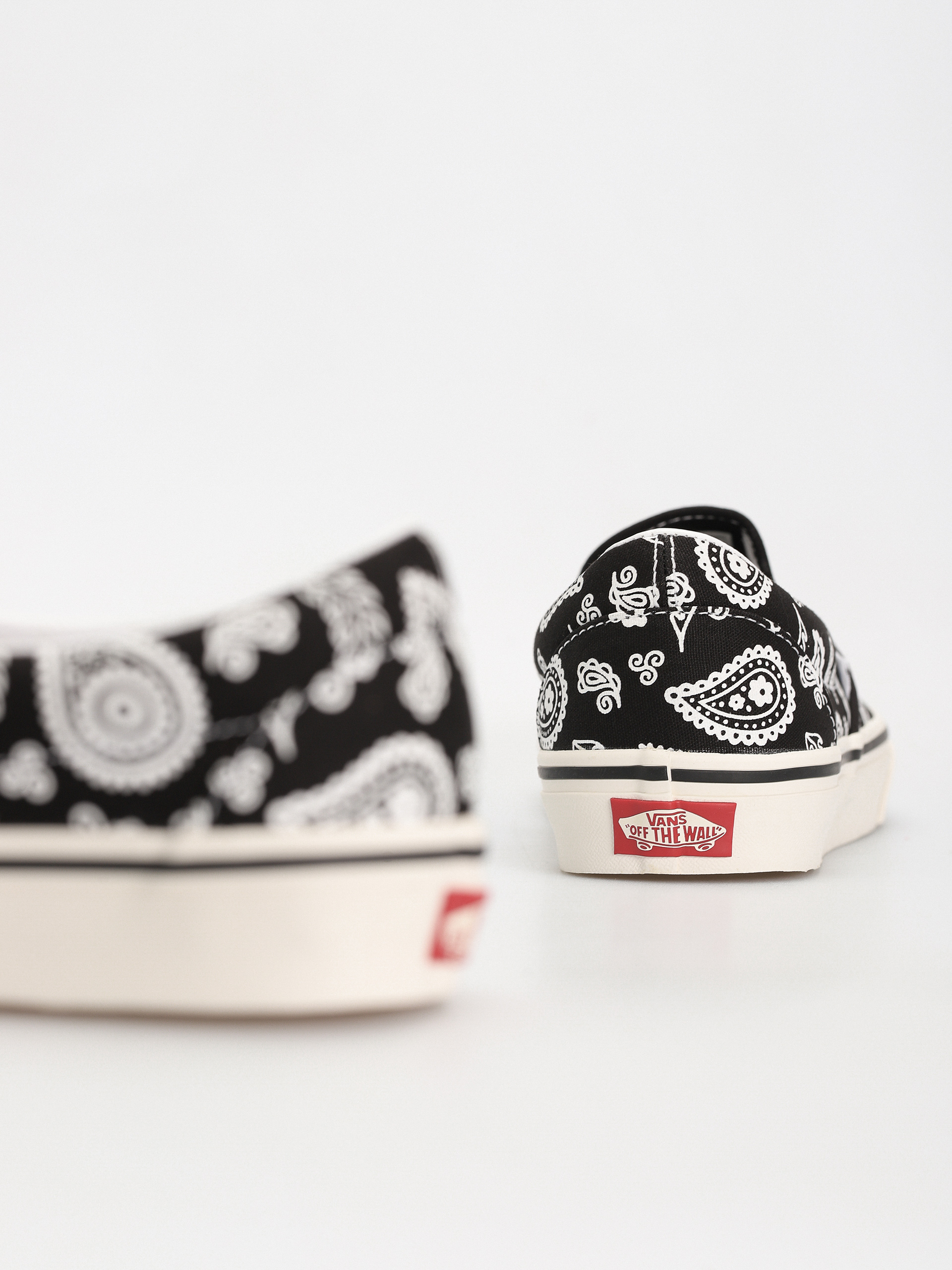 Boty Vans Classic Slip On (primavera paisley black)