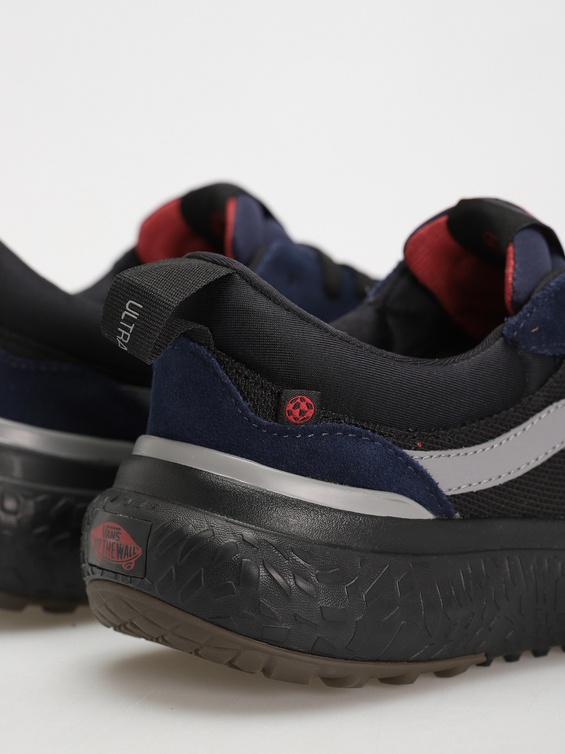 Boty Vans Ultrarange Neo Vr3 (surf essentials black/navy)
