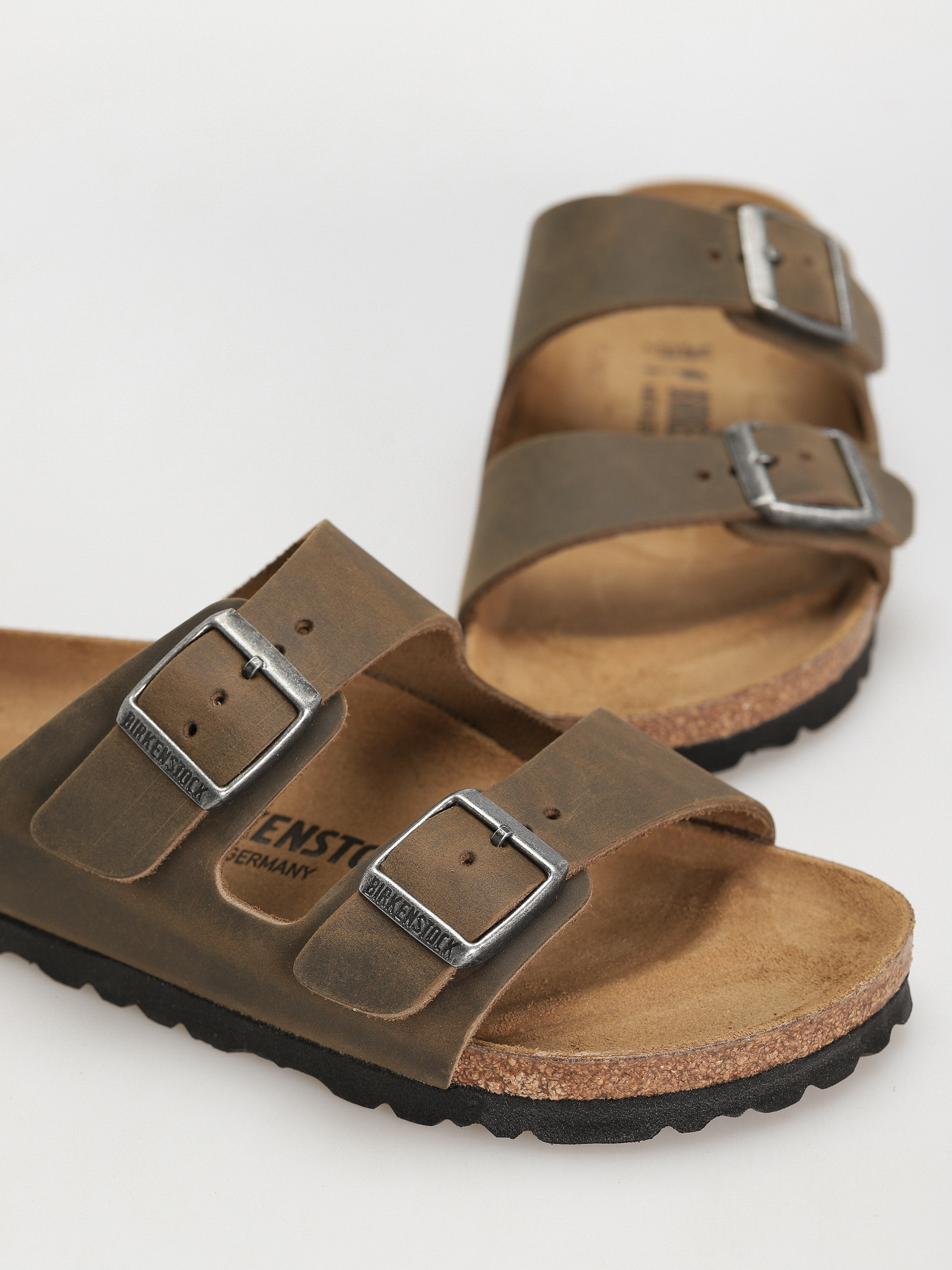 Plážovky Birkenstock Arizona Oiled Leather Narrow Wmn (faded khaki)