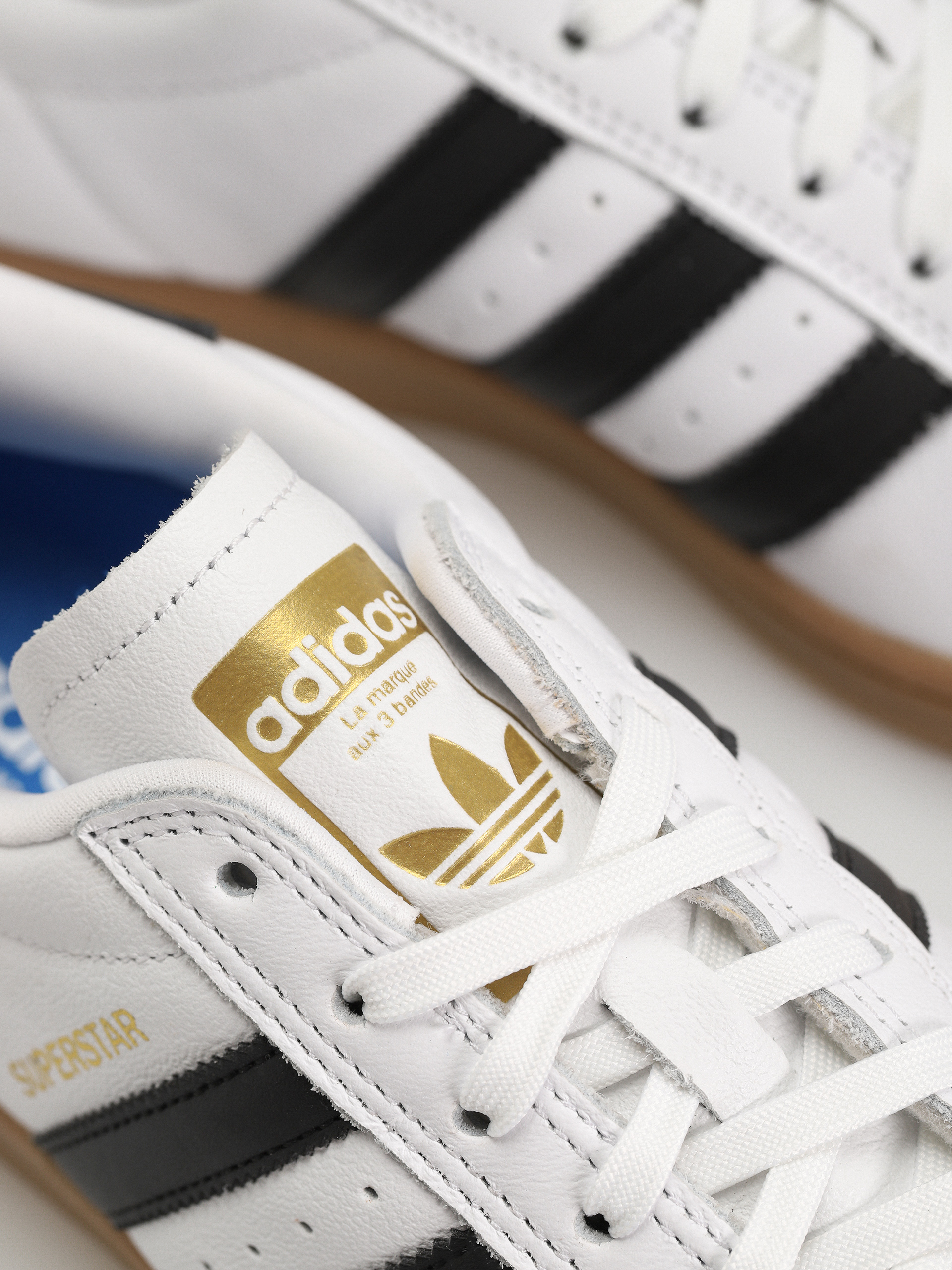 Boty adidas Superstar ADV (ftwwht/cblack/gum4)