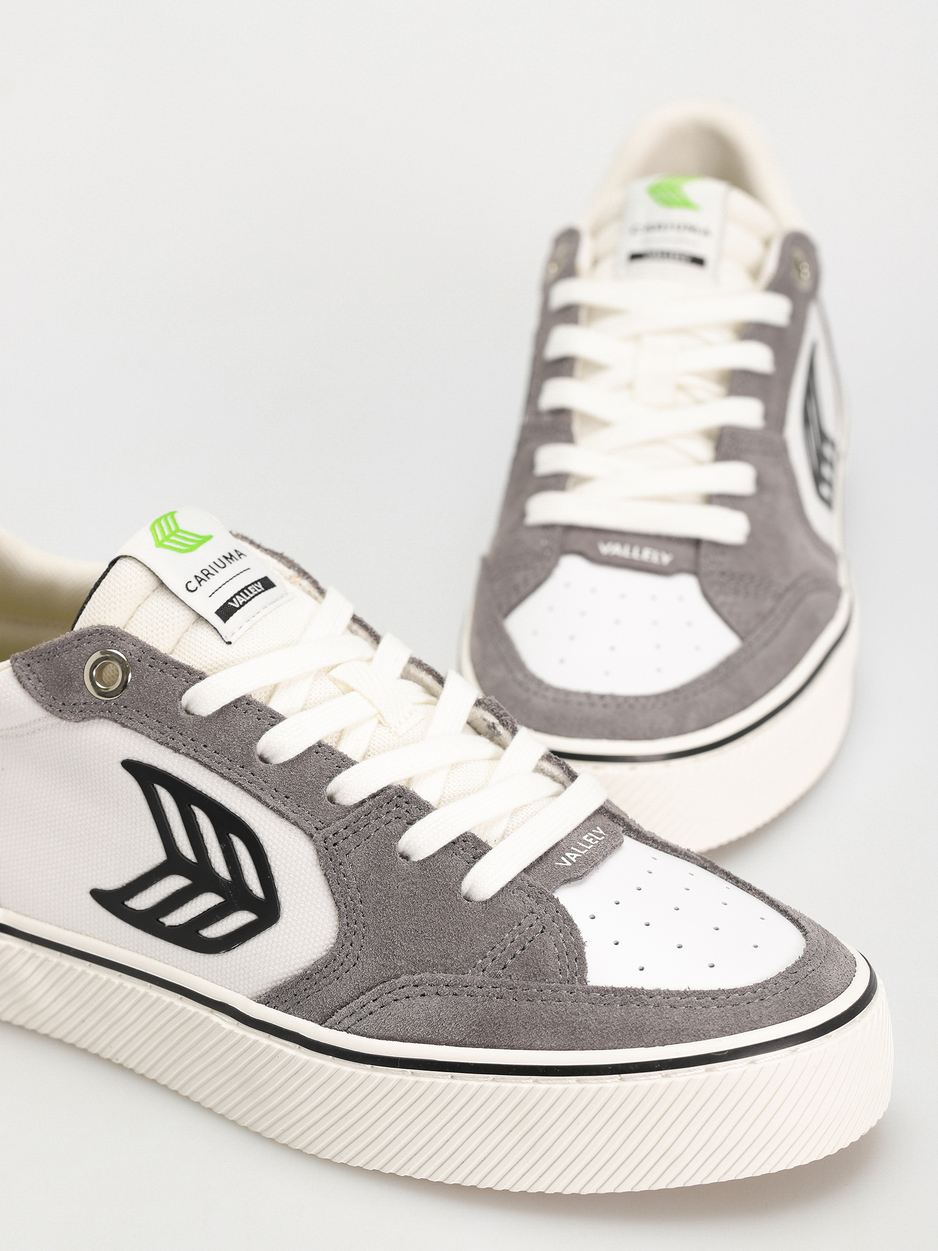 Boty Cariuma Vallely Pro (off white/charcoal grey)