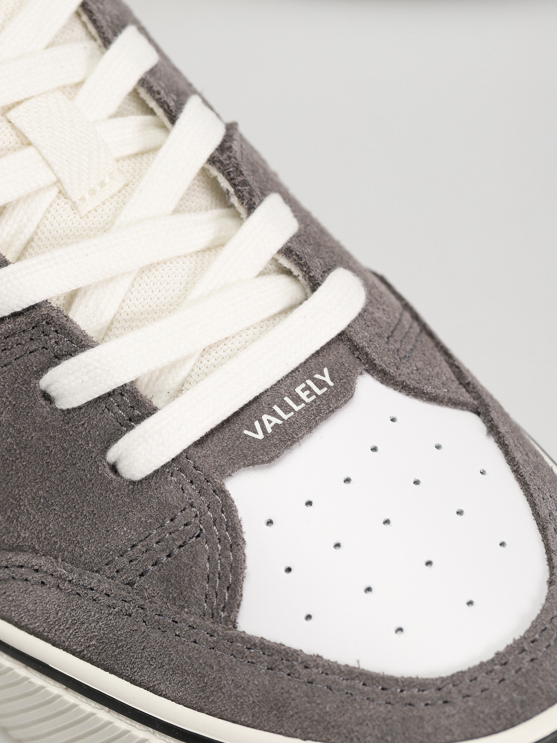 Boty Cariuma Vallely Pro (off white/charcoal grey)