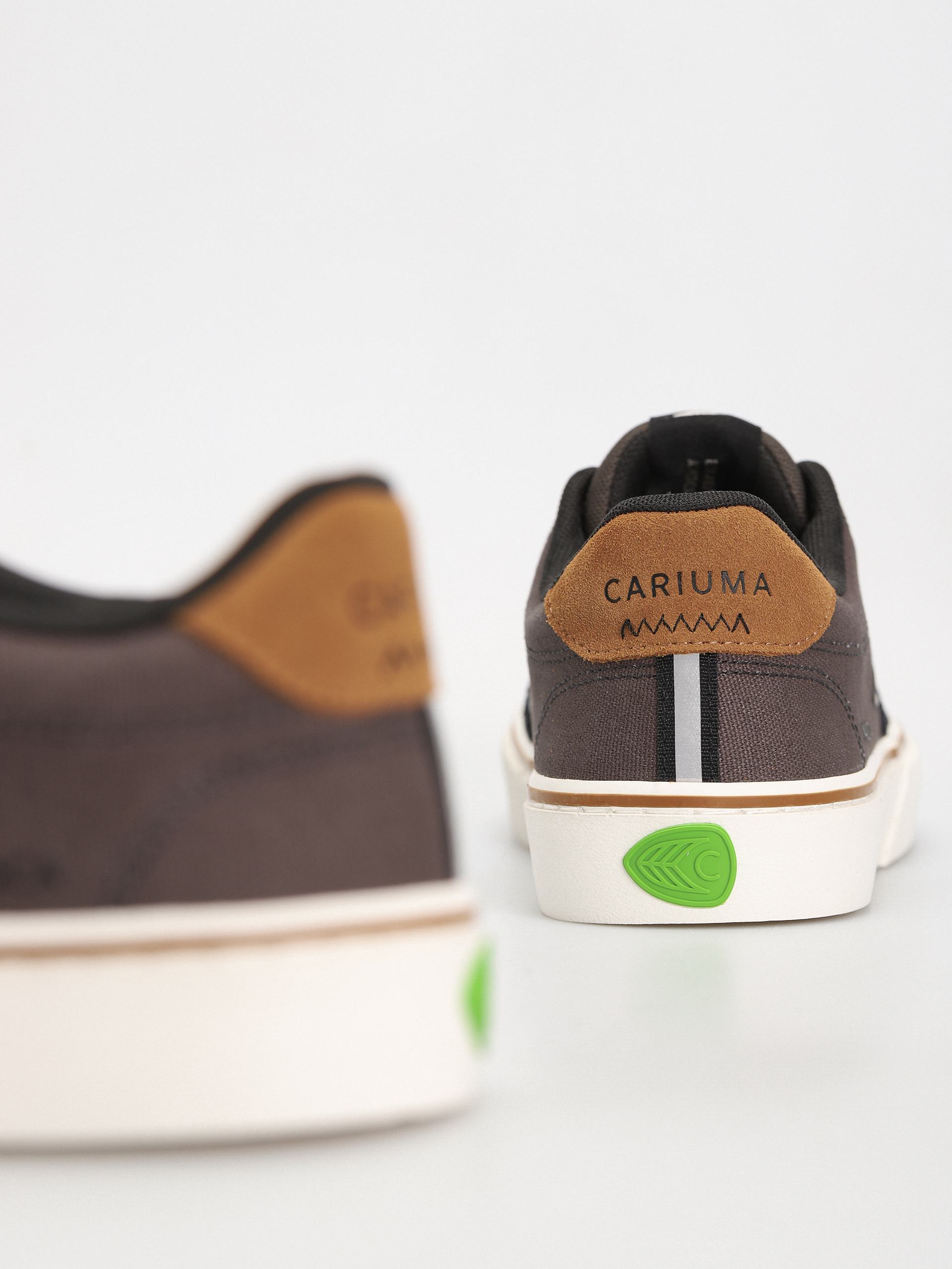 Boty Cariuma Naioca Pro (jet black/dark grey)