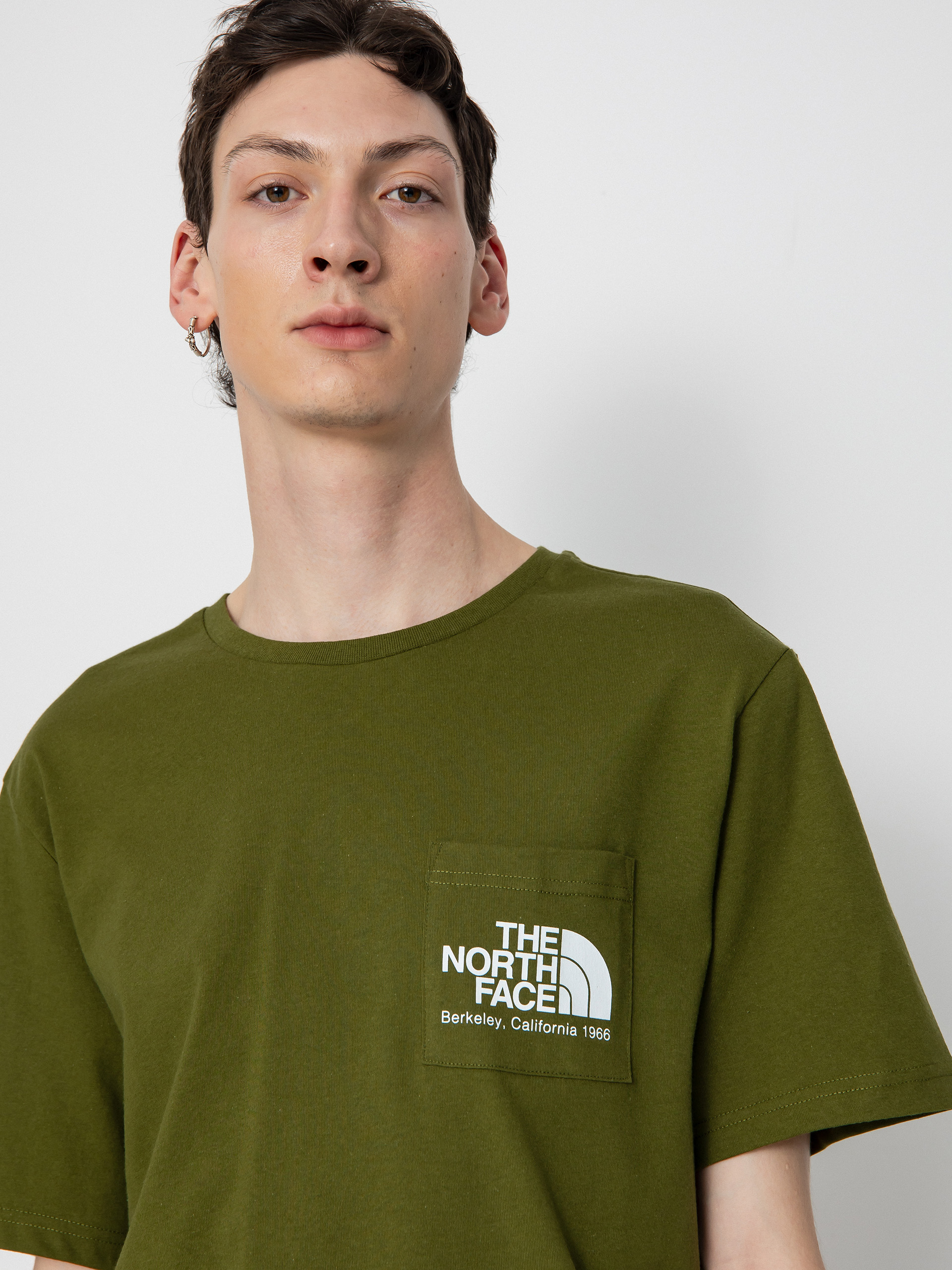 Tričko The North Face Berkeley California Pocket (forest olive)