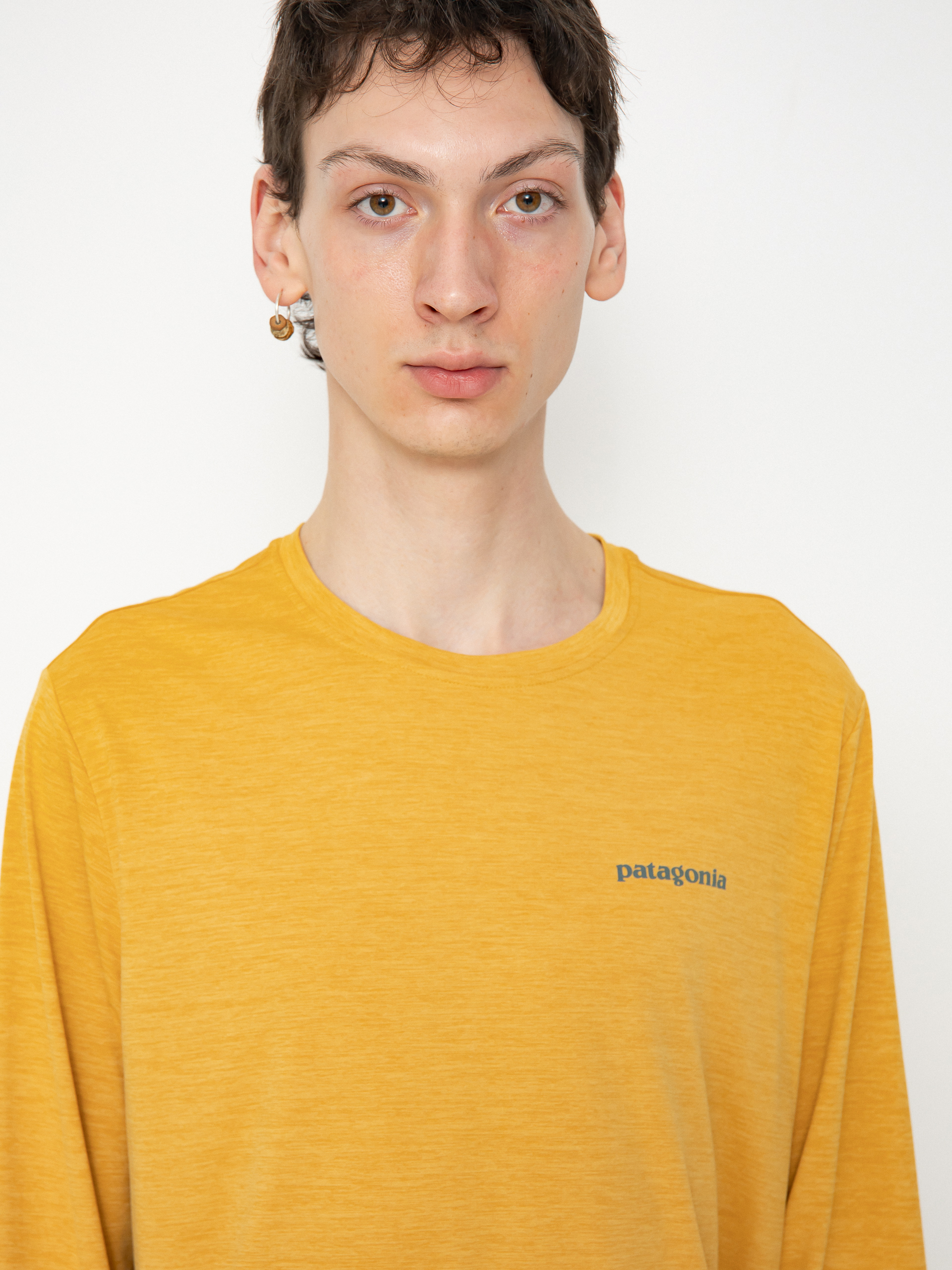 Triko Patagonia Cap Cool Daily Graphic (boardshort logo pufferfish gold x-dye)