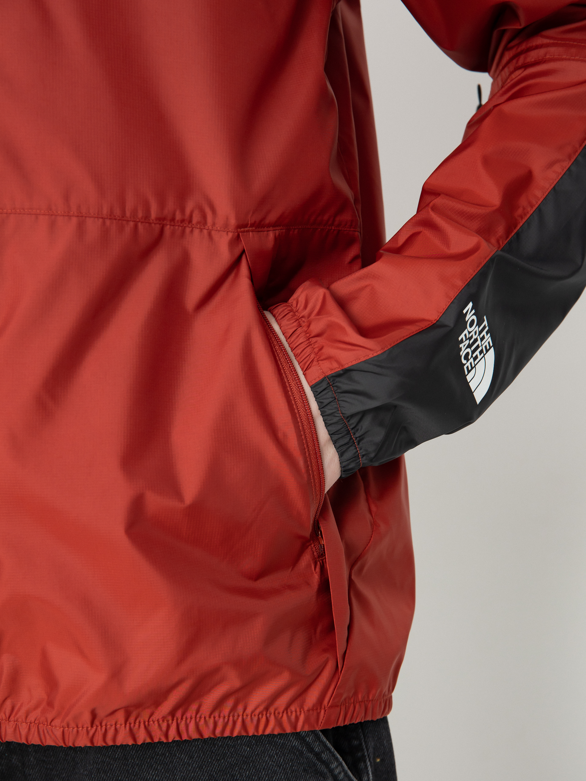 Bunda The North Face Seasonal Mountain (iron red)