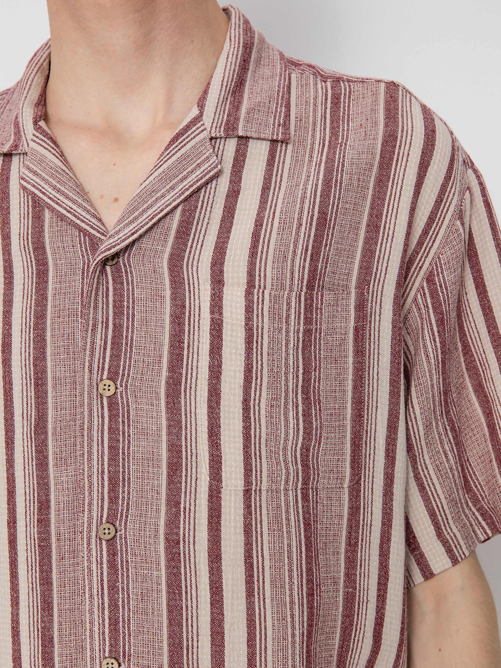 Košile Brixton Bunker Seersucker (cranberry juice/off white)