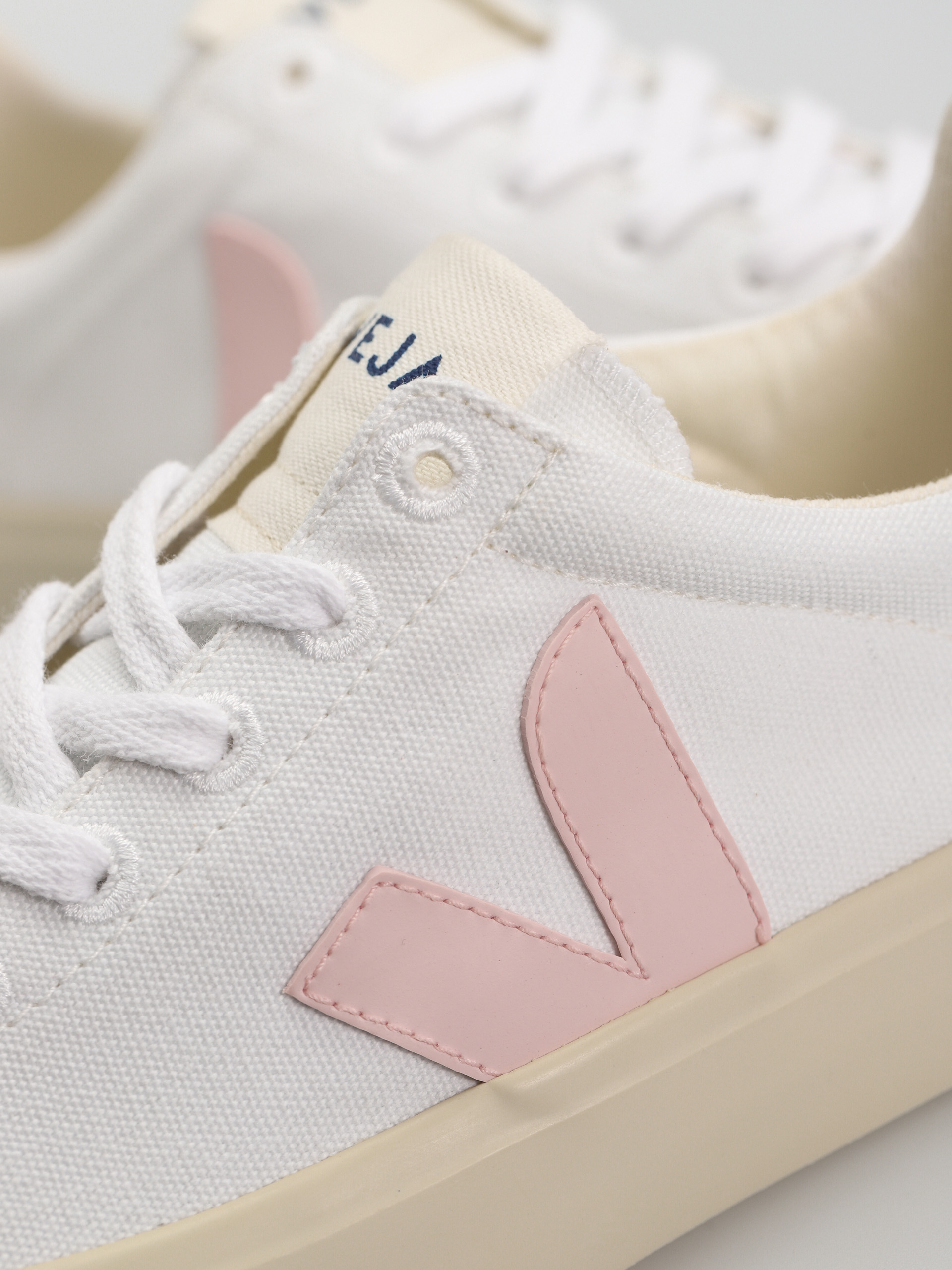Boty Veja Campo Canvas Wmn (white petale sari)