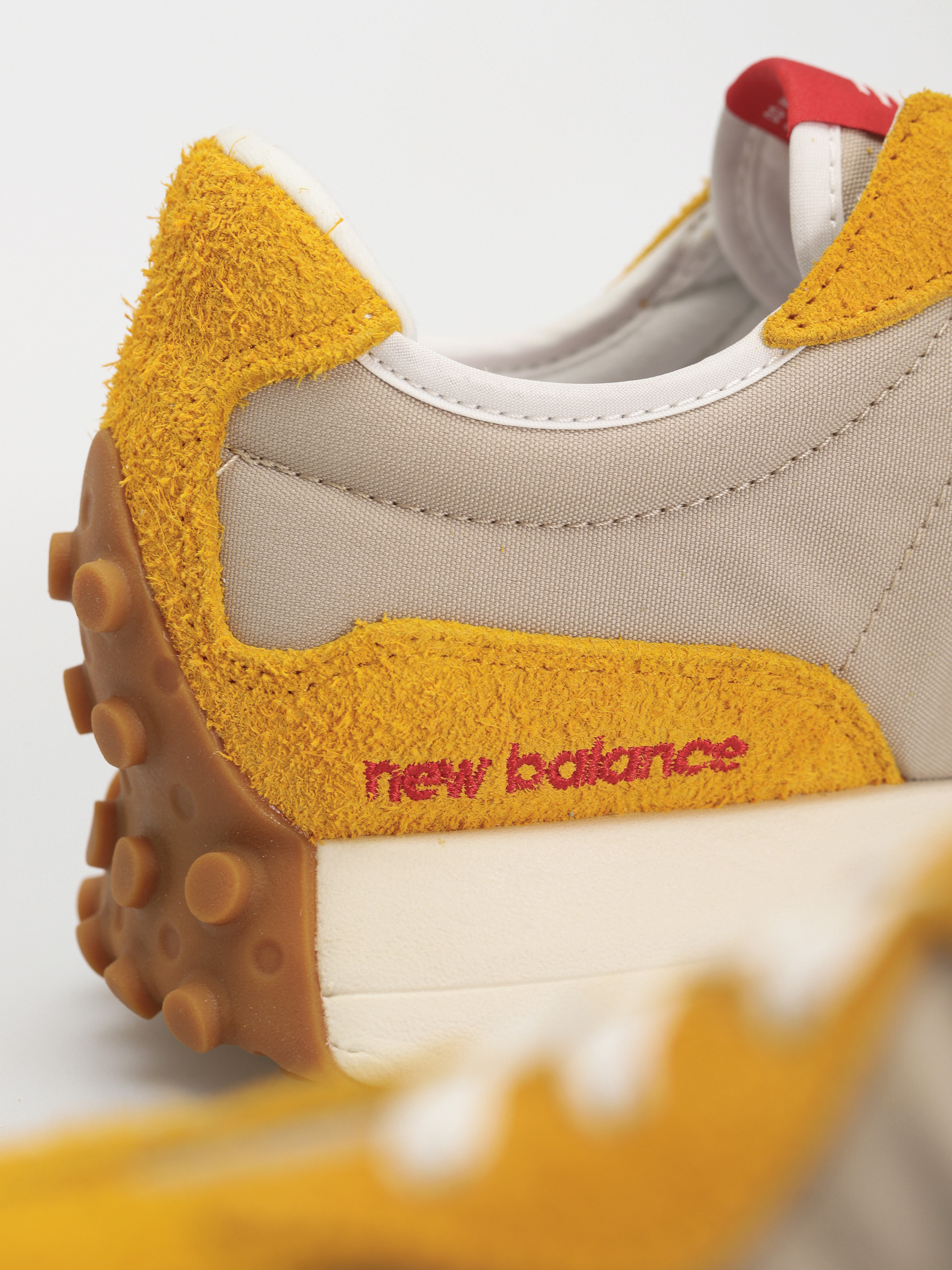 Boty New Balance 327 (varsity gold)
