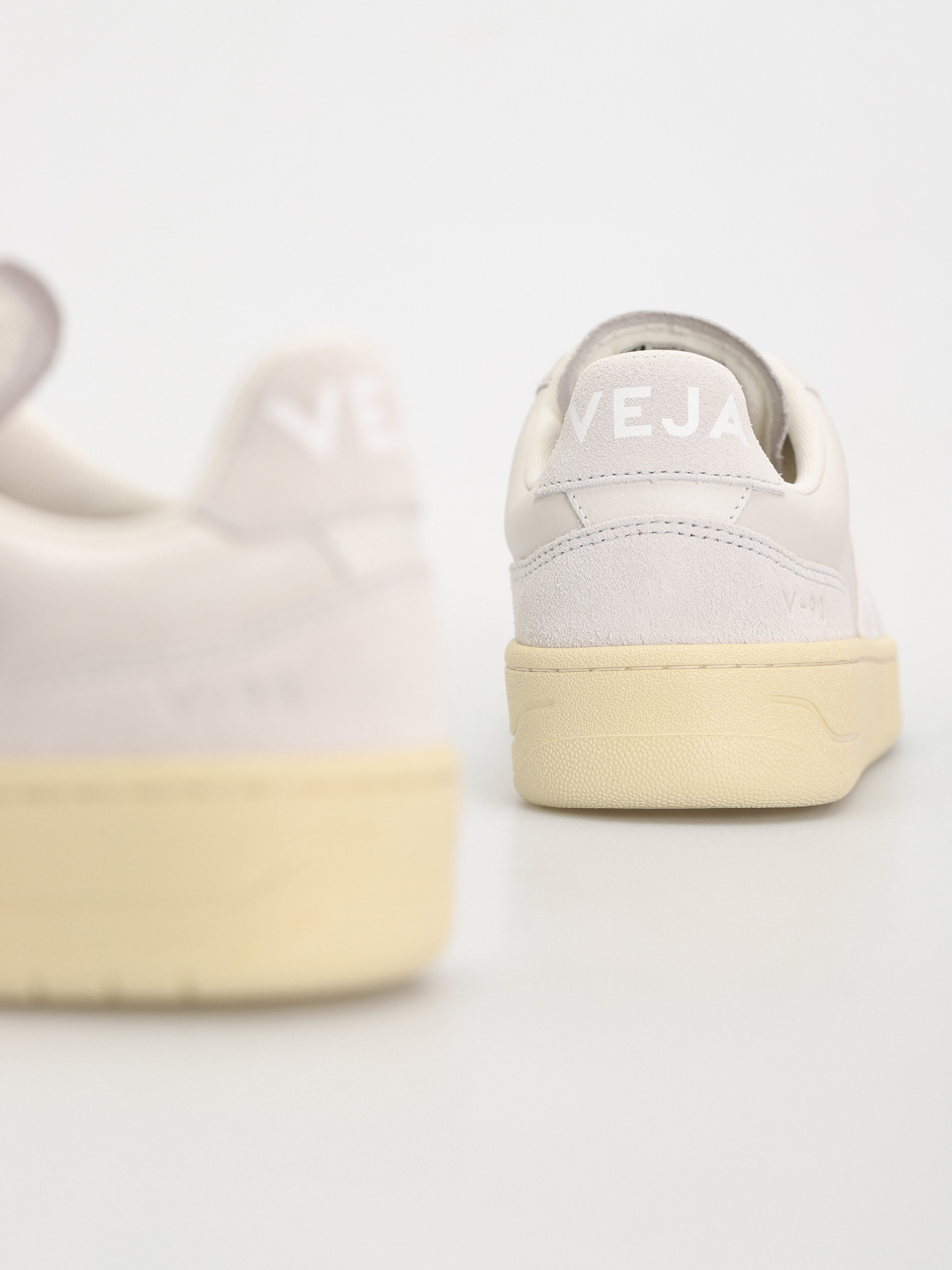 Boty Veja V-90 Wmn (gravel white)