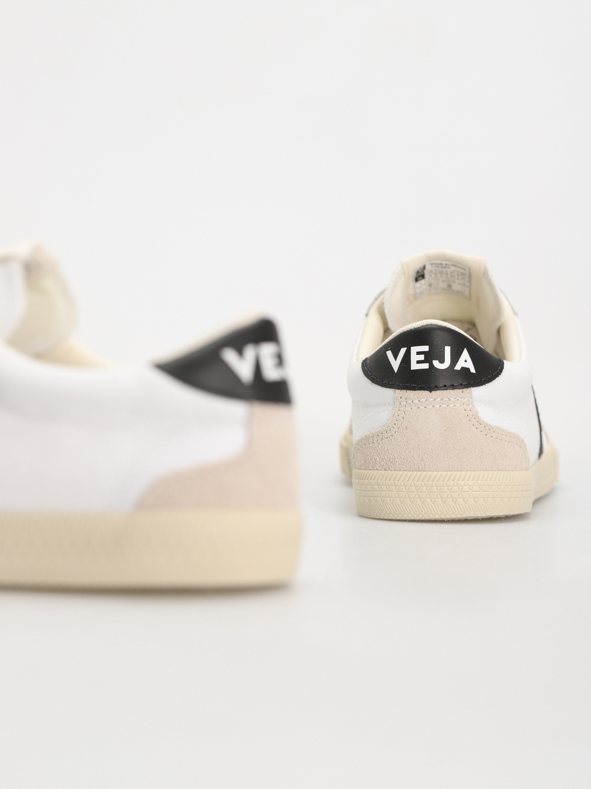 Boty Veja Volley Wmn (white black)