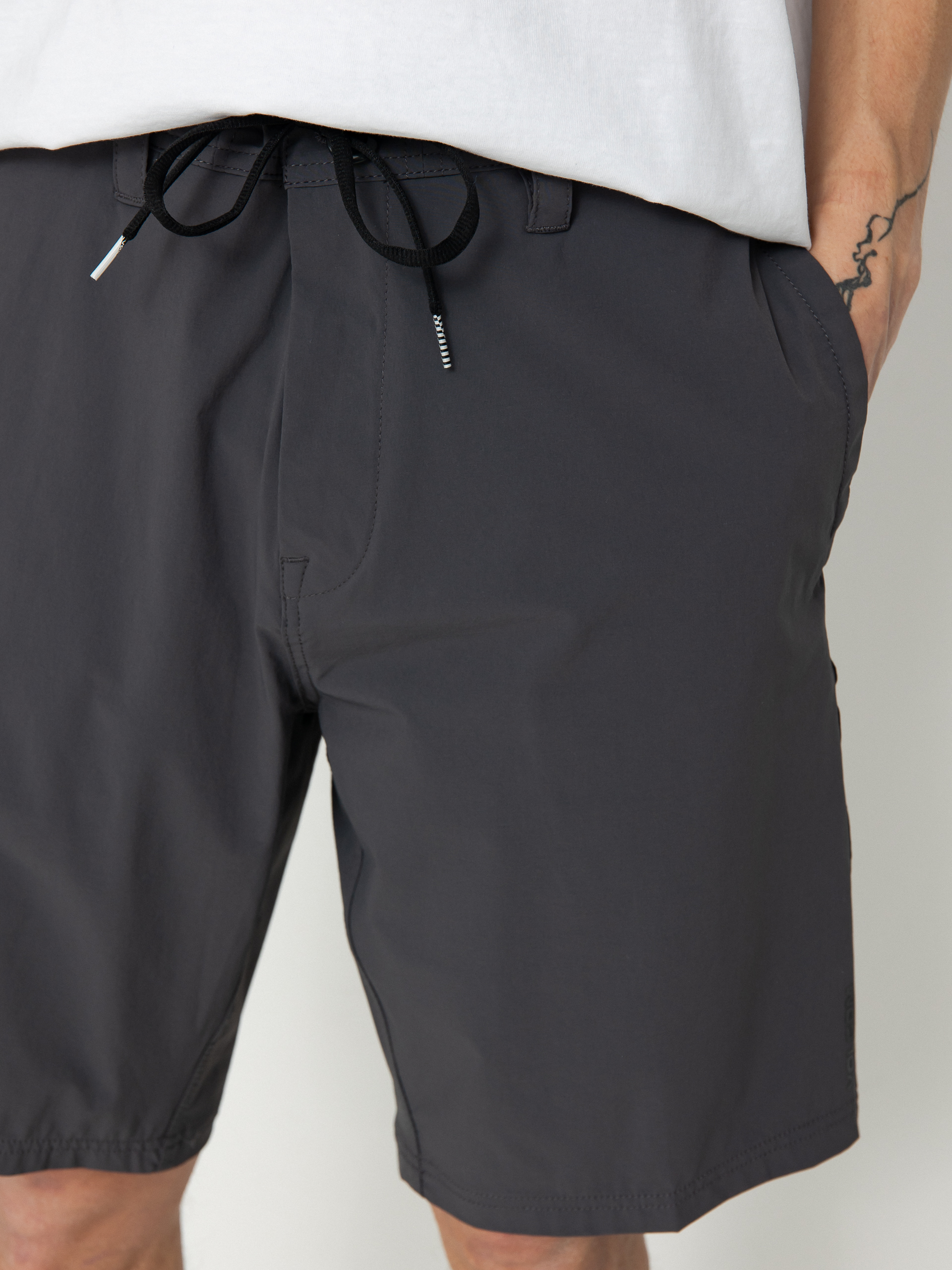 Kraťasy Volcom Voltripper Hybrid 20 (asphalt black)