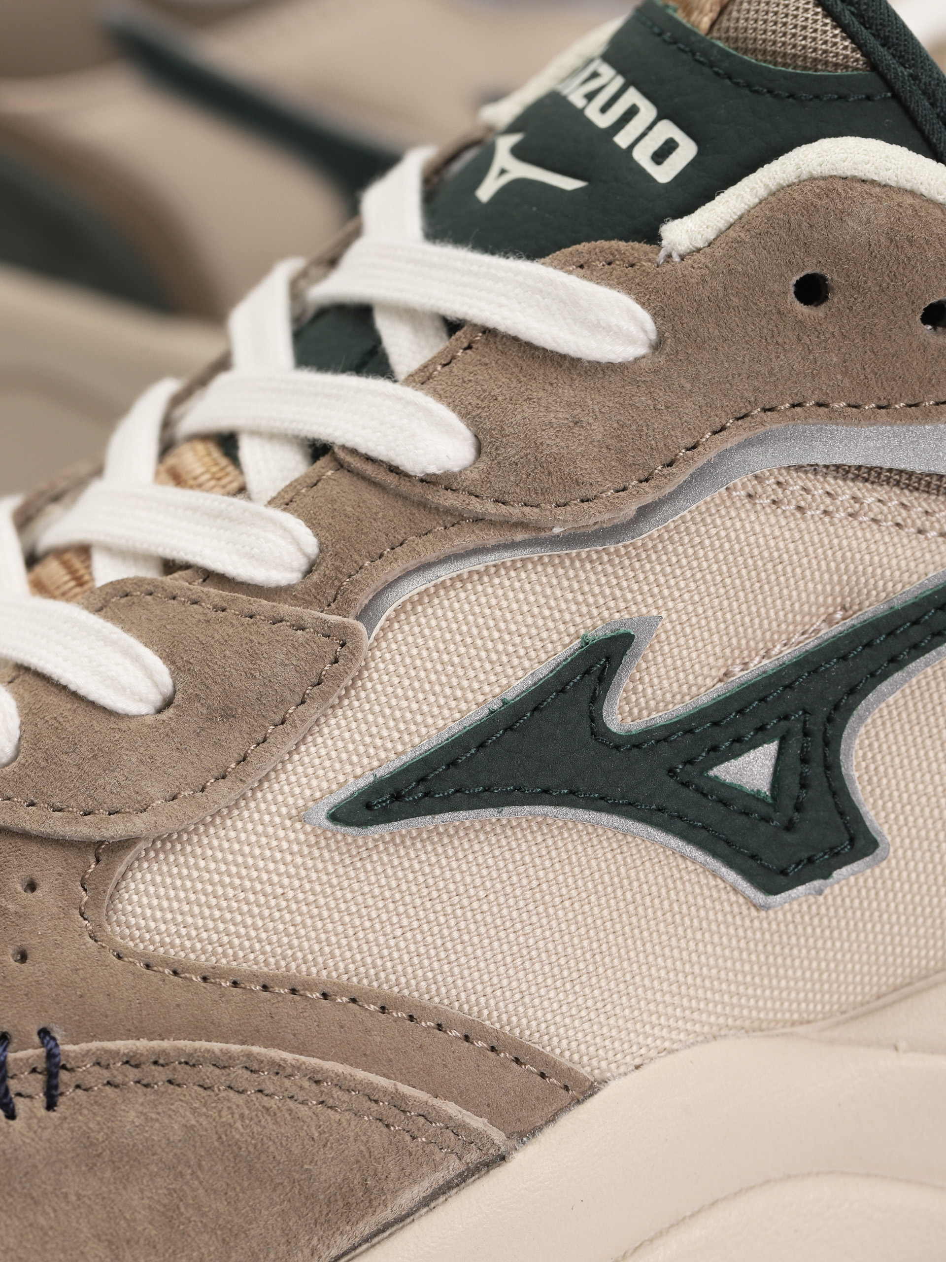 Boty Mizuno Sky Medal Beta (silver cloud/green gables/vintage khaki)