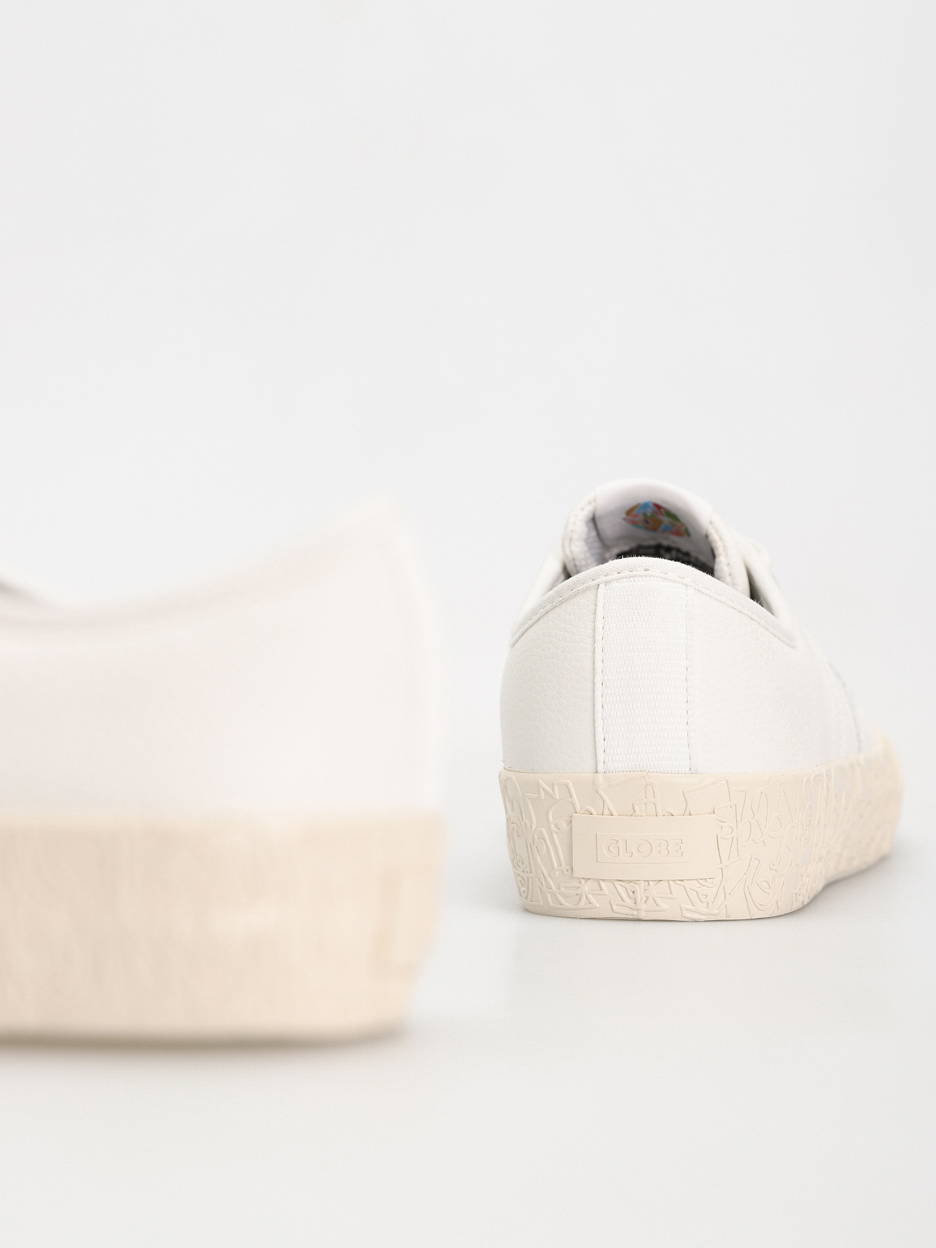 Boty Globe Surplus (white/montano)