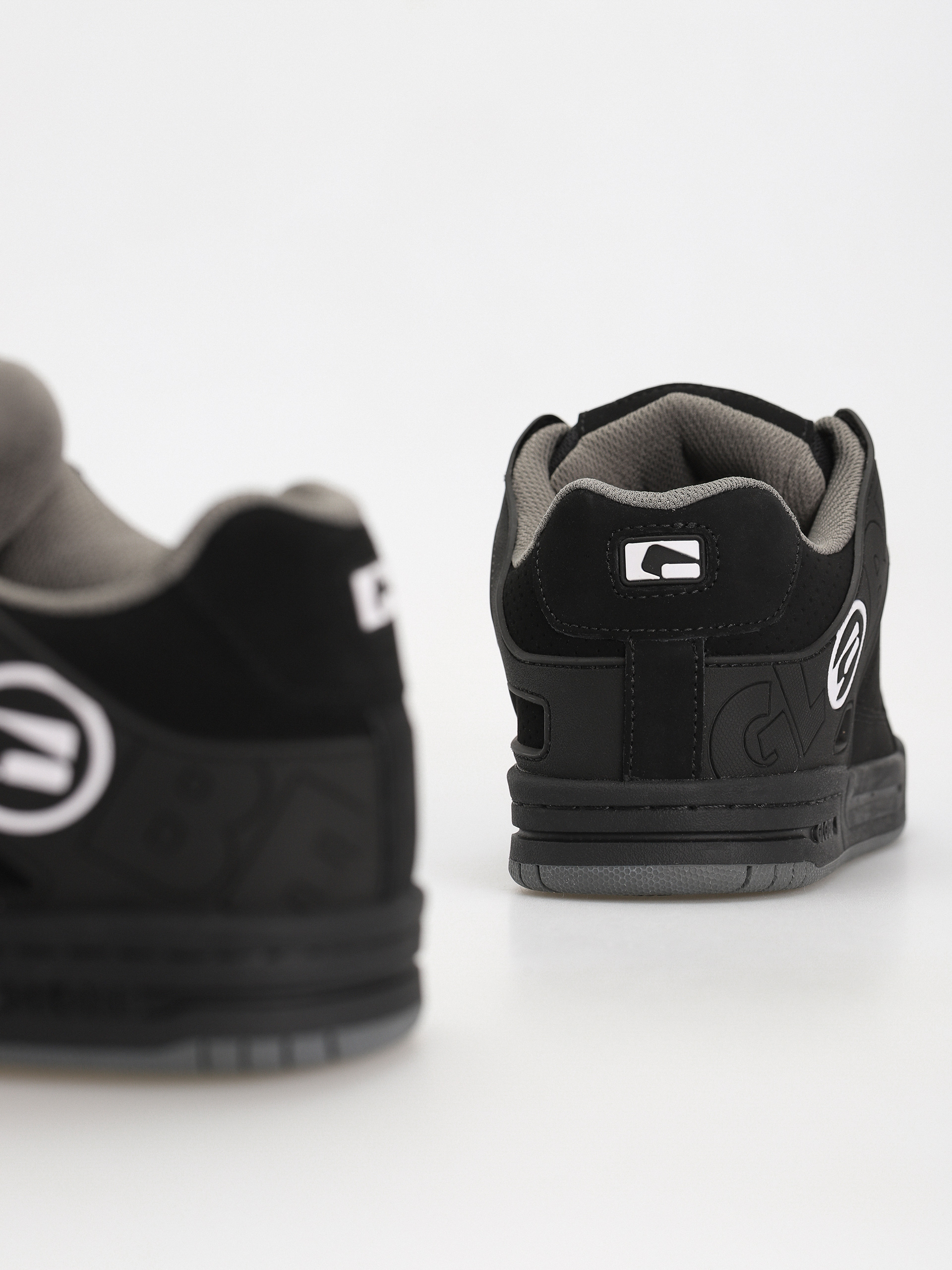 Boty Globe Tilt (black/black tpr)