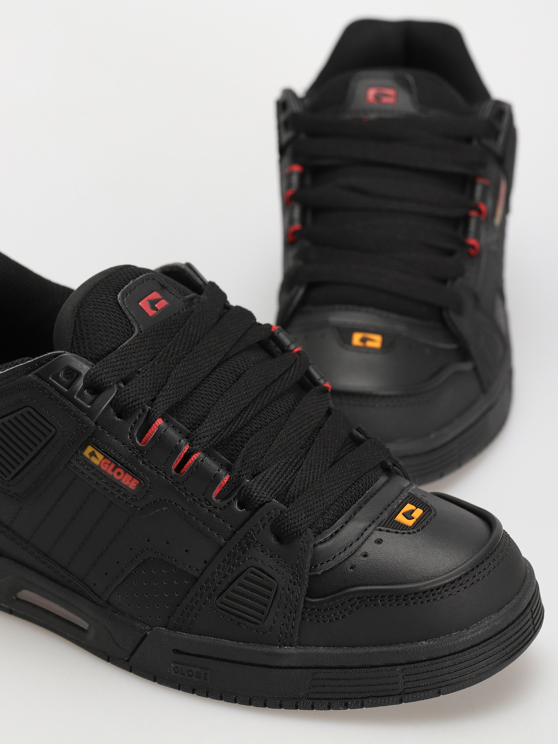 Boty Globe Sabre (black/dusk)