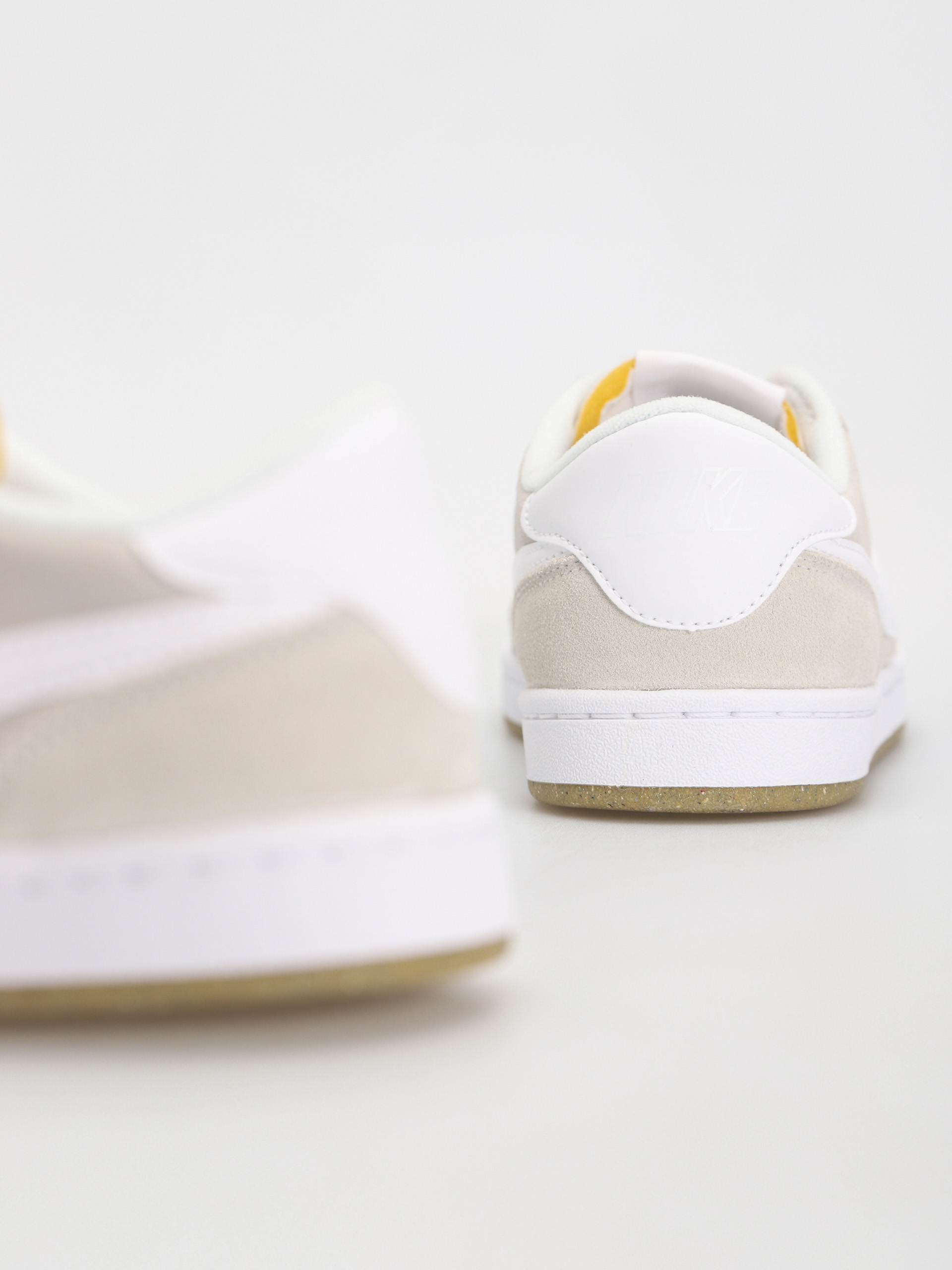 Boty Nike SB Sb Fc Classic (summit white/summit white white)