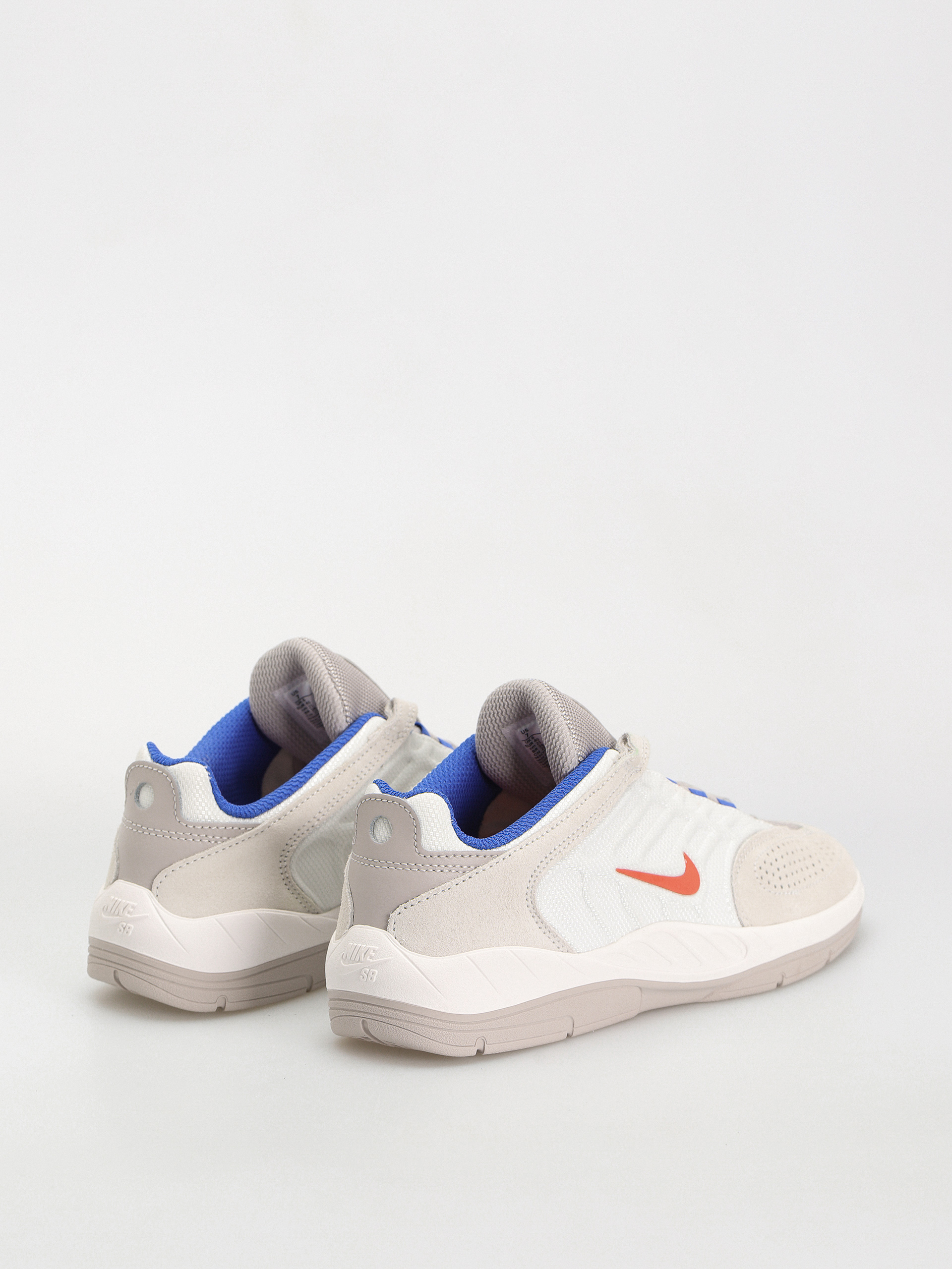 Boty Nike SB Vertebrae (summit white/cosmic clay platinum tint)