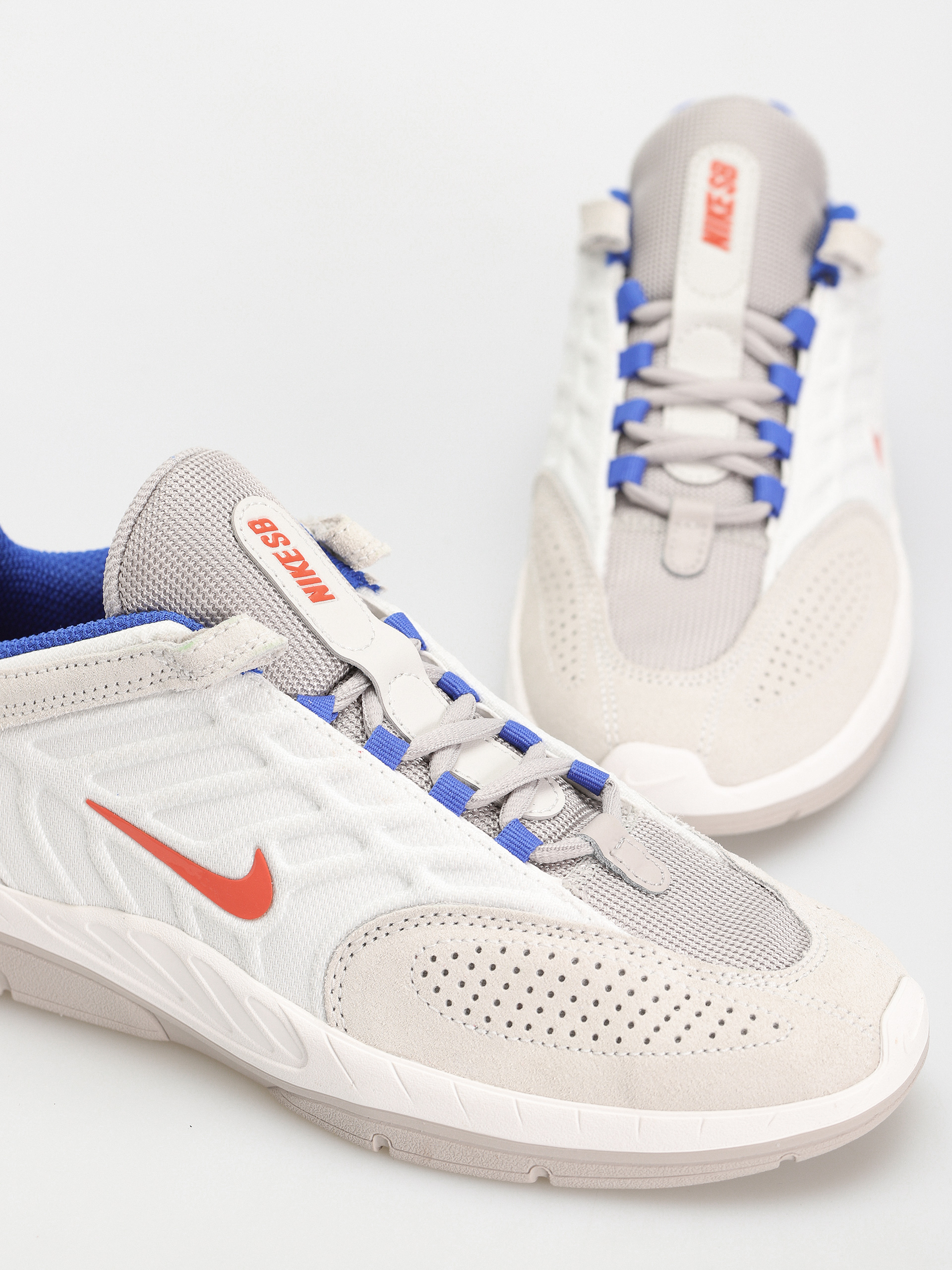 Boty Nike SB Vertebrae (summit white/cosmic clay platinum tint)