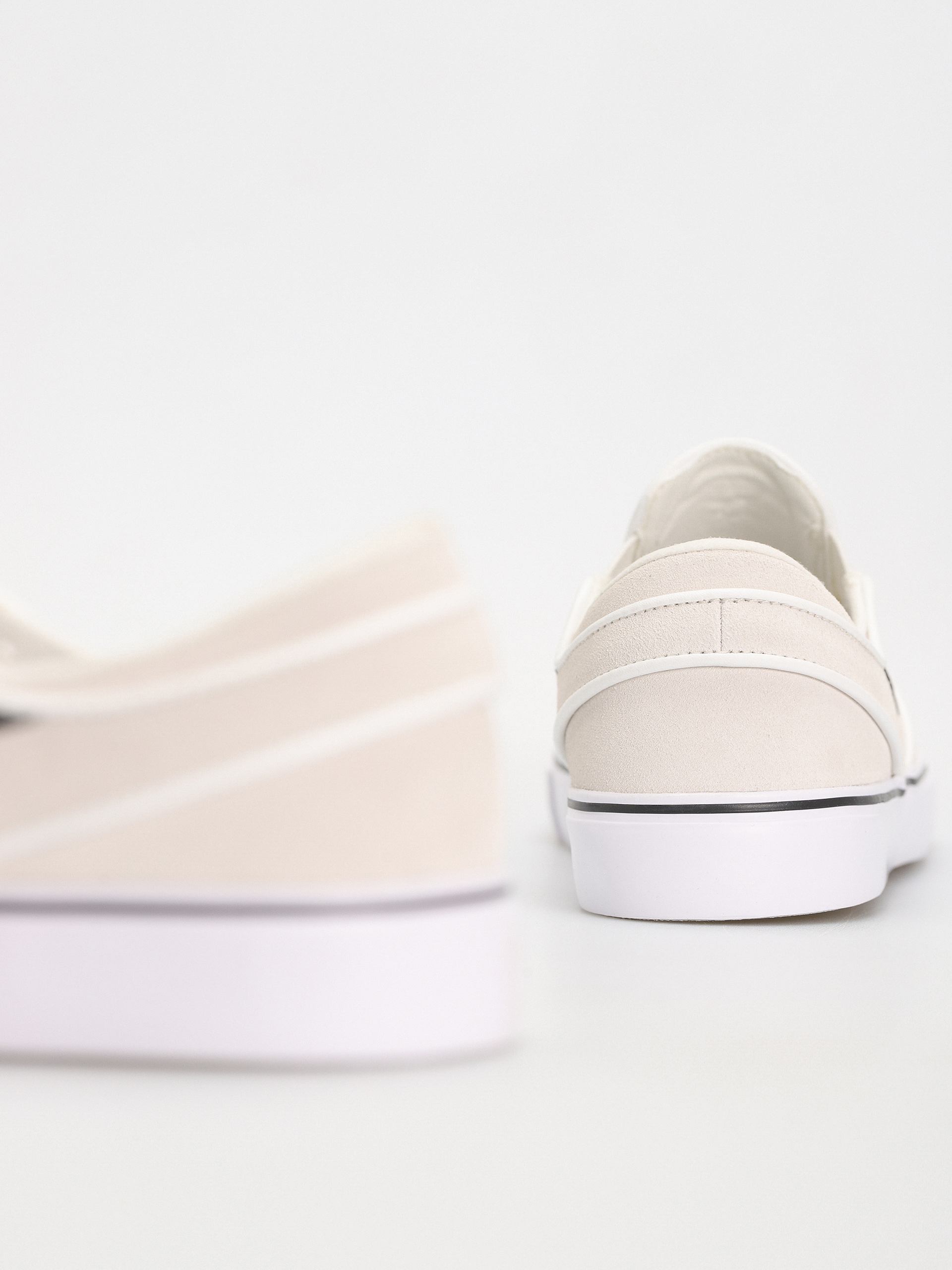 Boty Nike SB Janoski+ Slip (summit white/black summit white white)