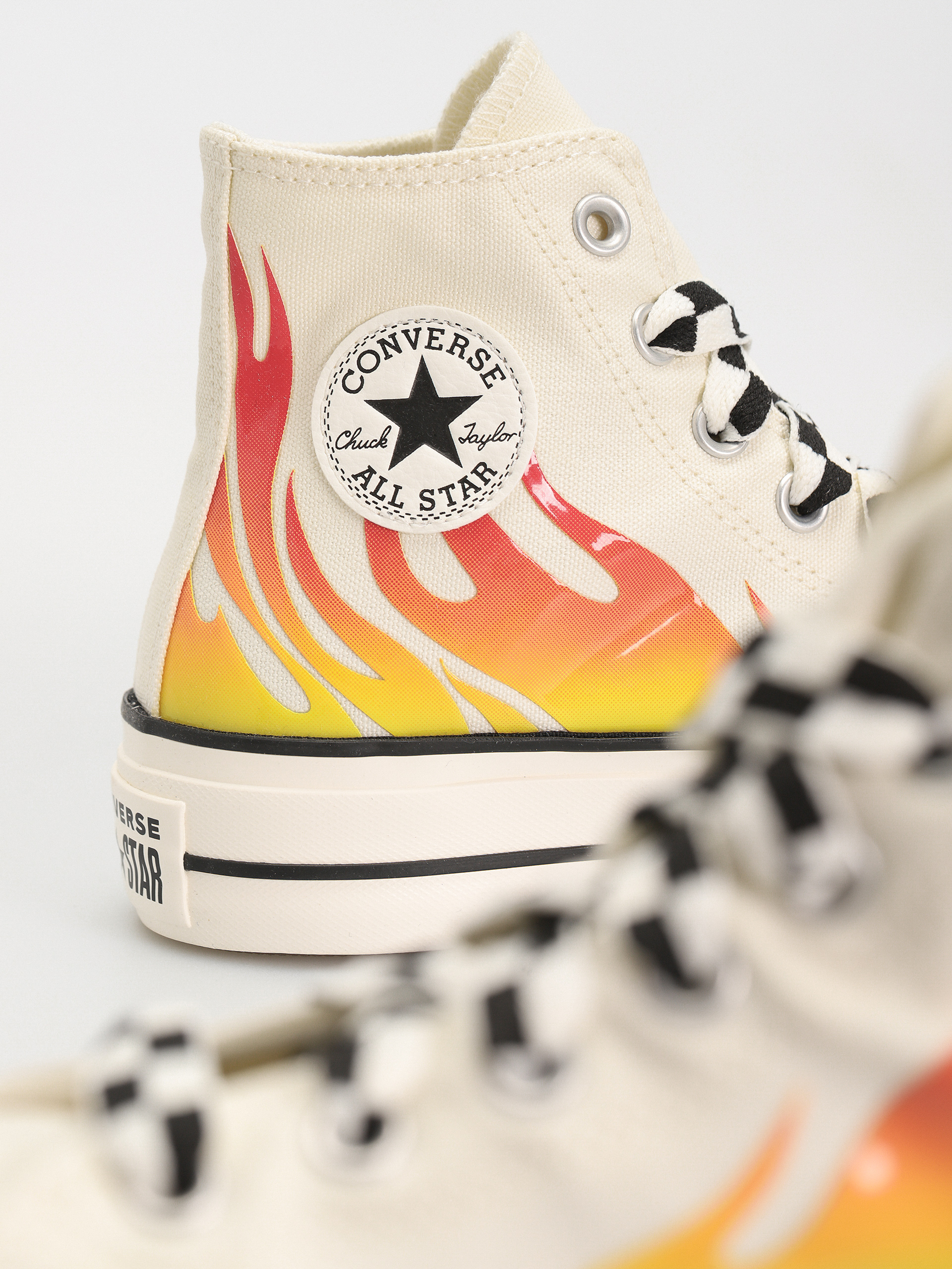 Tenisky Converse Chuck Taylor All Star Lift Hi Wmn (flames/off white)